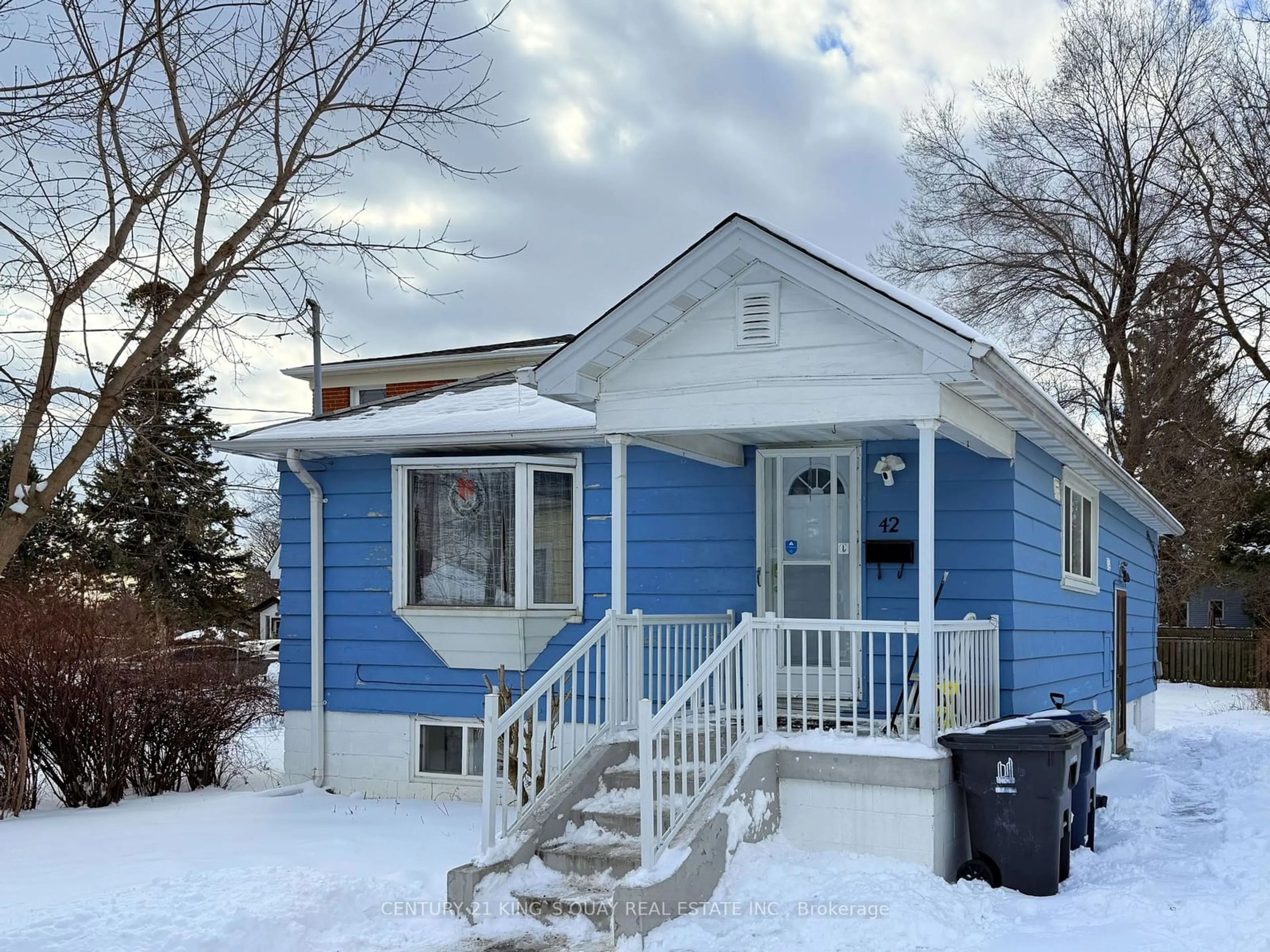 Home with vinyl exterior material, street for 42 McIntosh St, Toronto Ontario M1N 3Y5