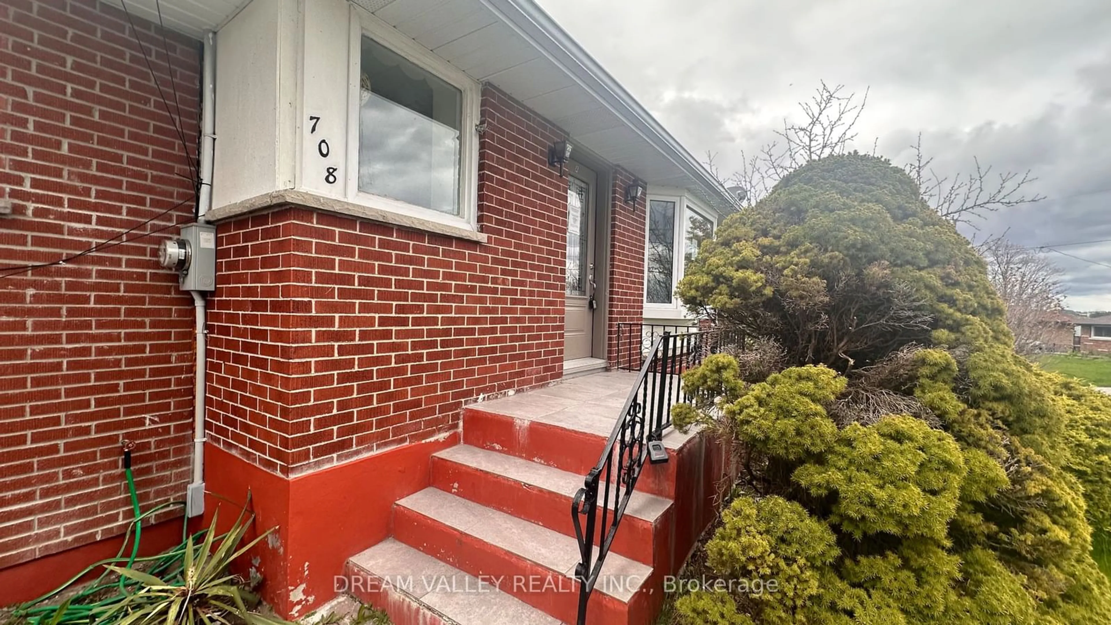 Home with brick exterior material, street for 708 Tennyson Ave, Oshawa Ontario L1H 3K4