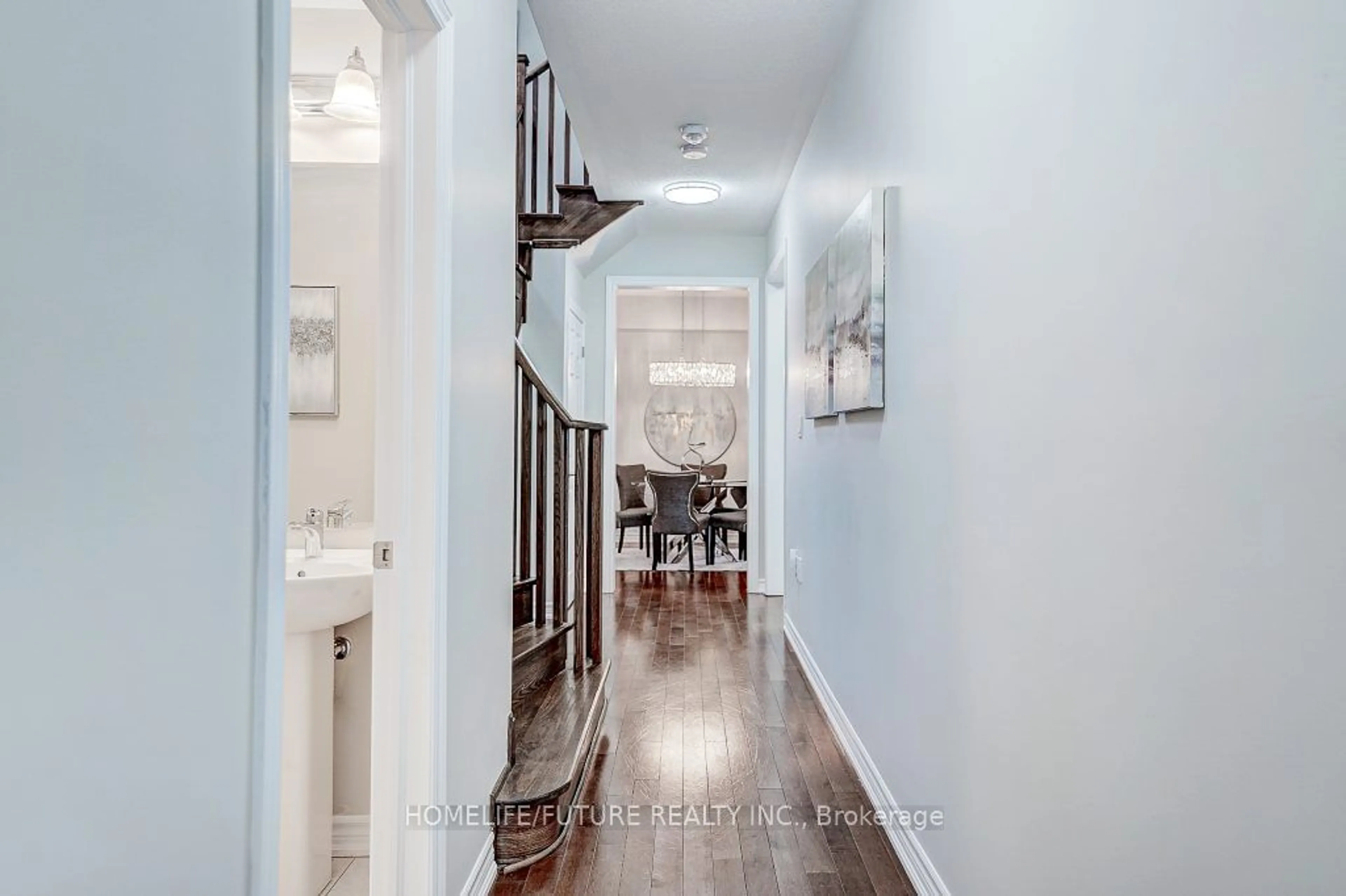 Indoor entryway for 1297 Apollo St, Oshawa Ontario L1K 3E7