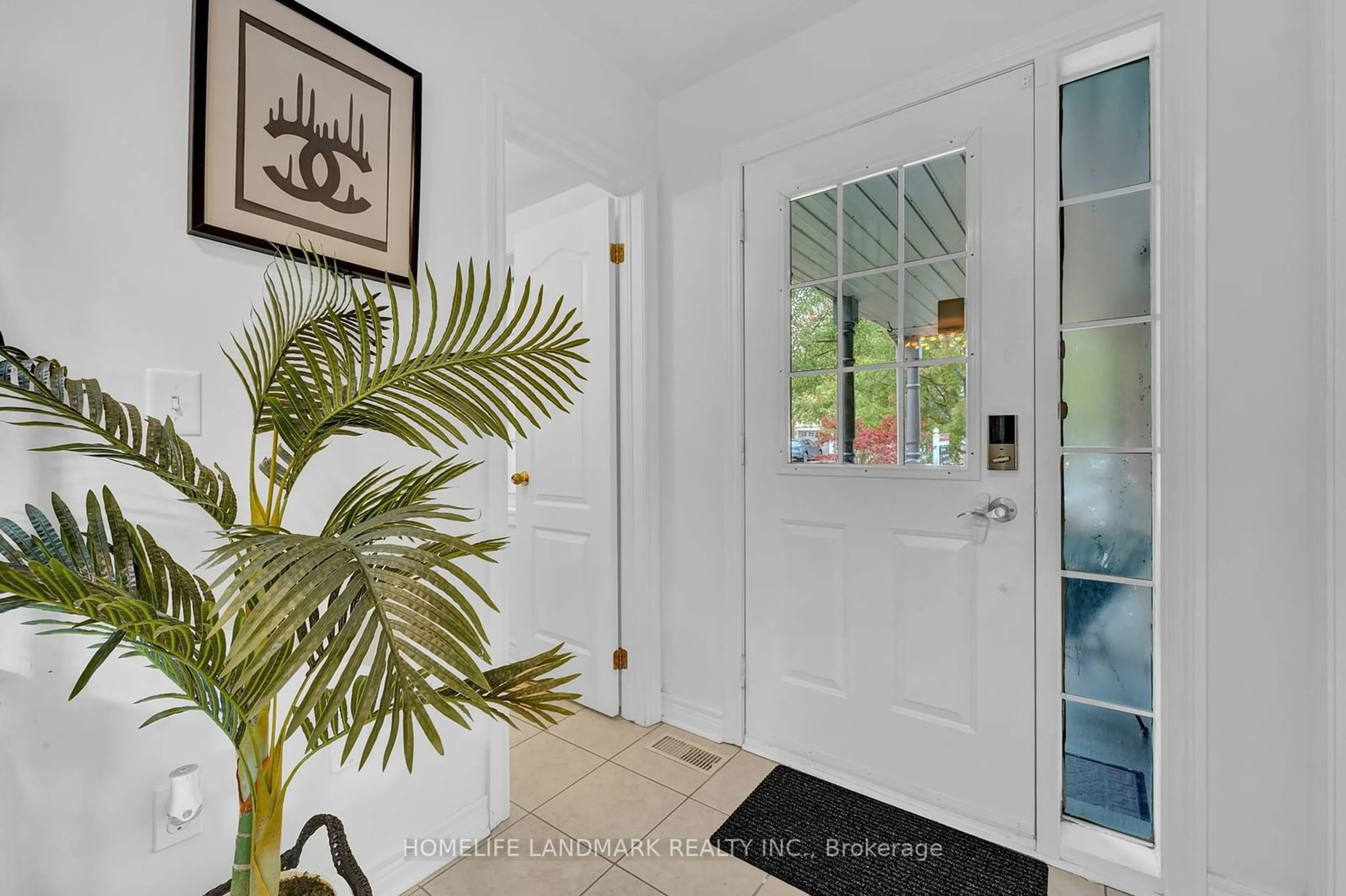 Indoor entryway for 168 Bottrell St, Clarington Ontario L1C 5M9