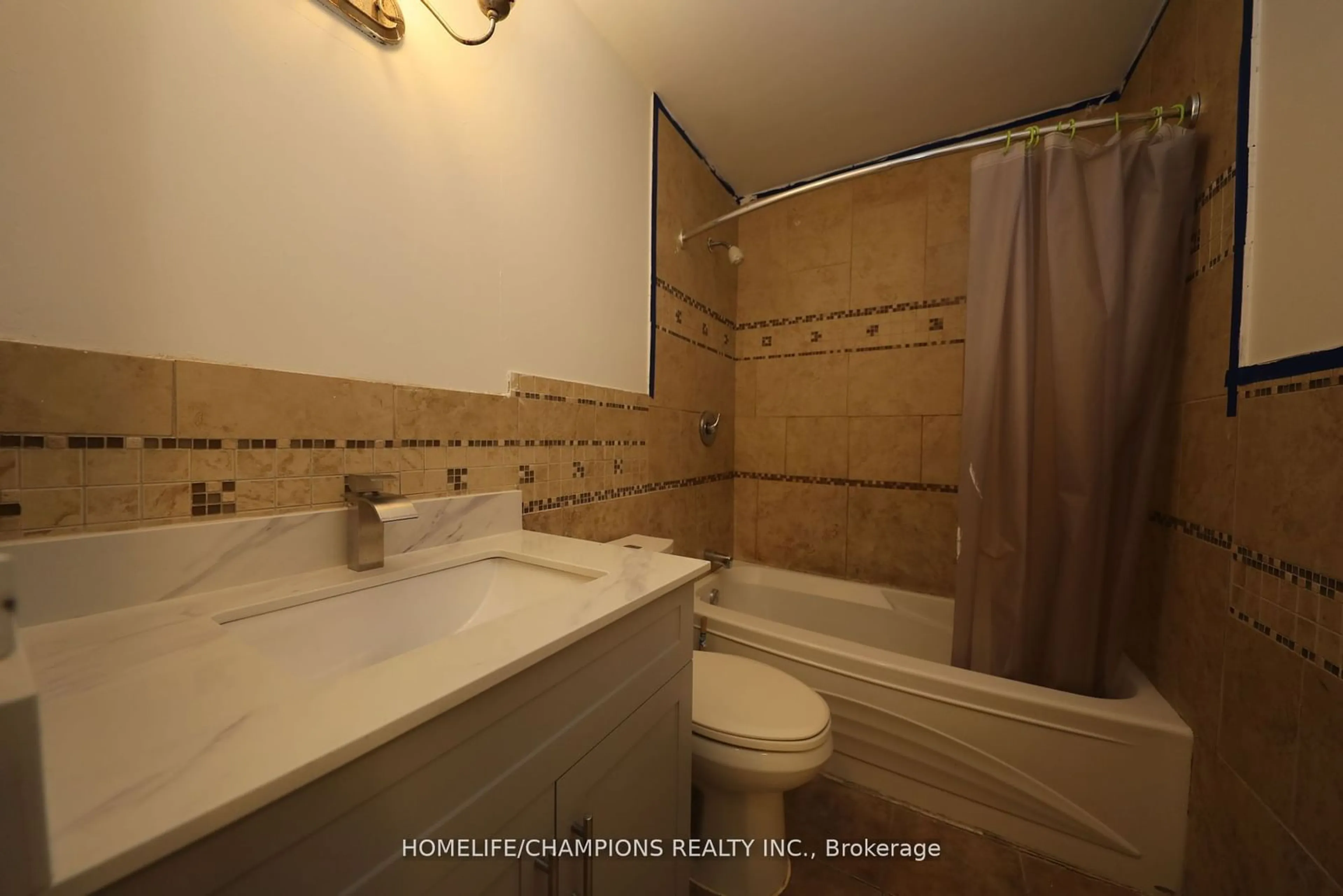 Standard bathroom, ceramic/tile floor for 100 Mornelle Crt #2026, Toronto Ontario M1E 4X2