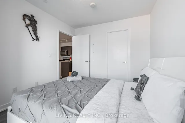 Additional property image - 8 Trent Ave Unit 805