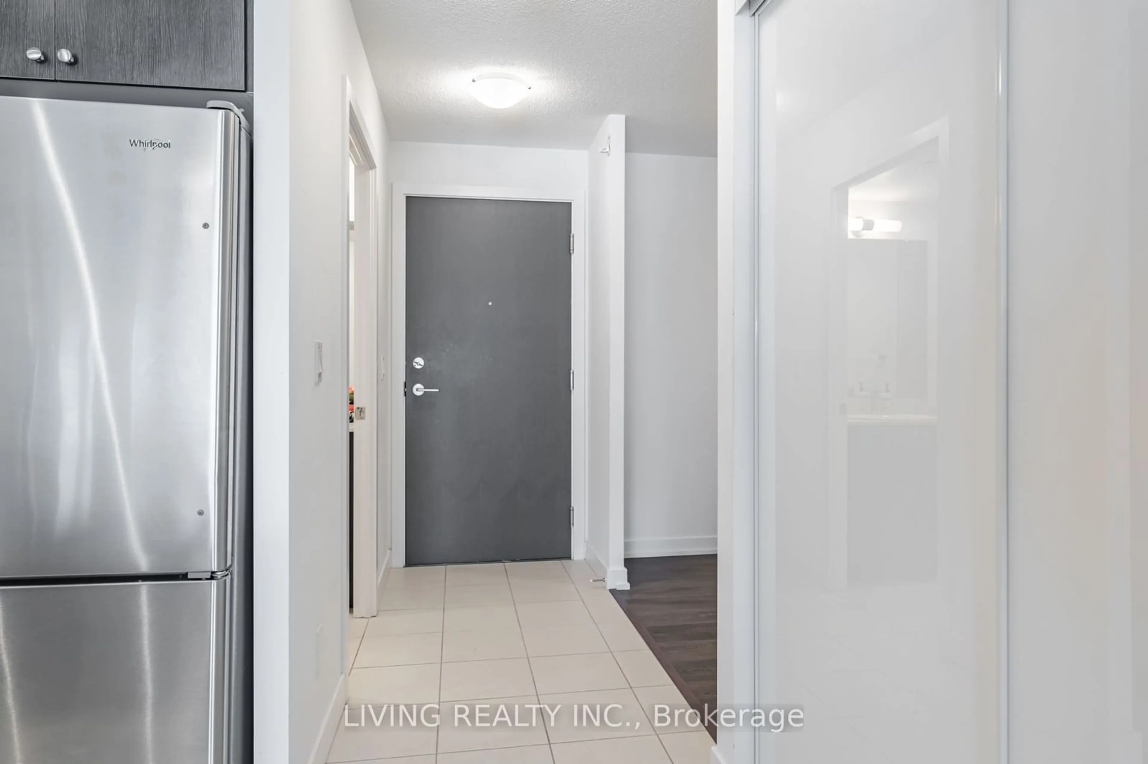 Indoor entryway for 8 Trent Ave #805, Toronto Ontario M4C 0A6