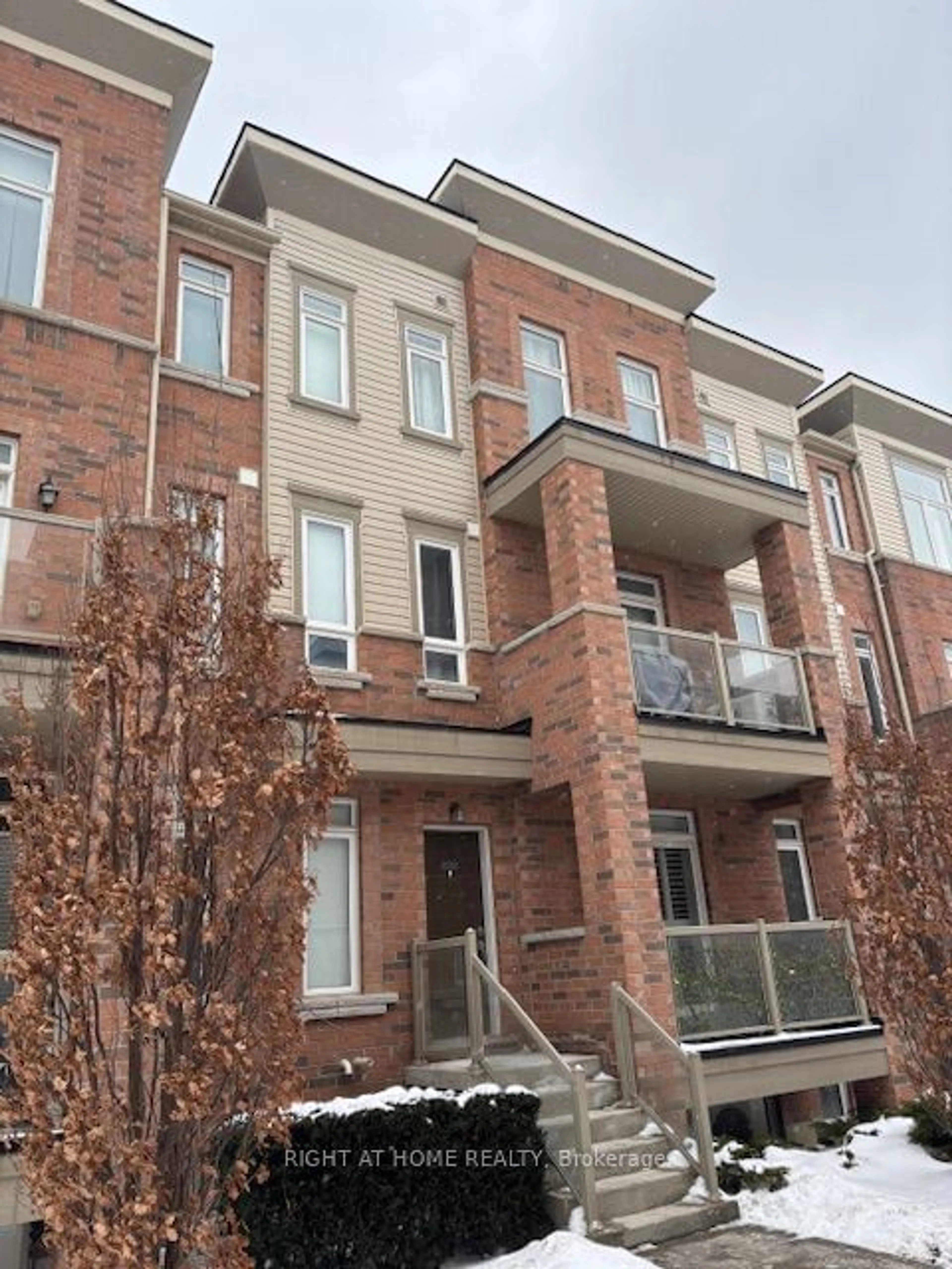 Home with brick exterior material, building for 1715 Adirondack Chse #111, Pickering Ontario L1X 0E5