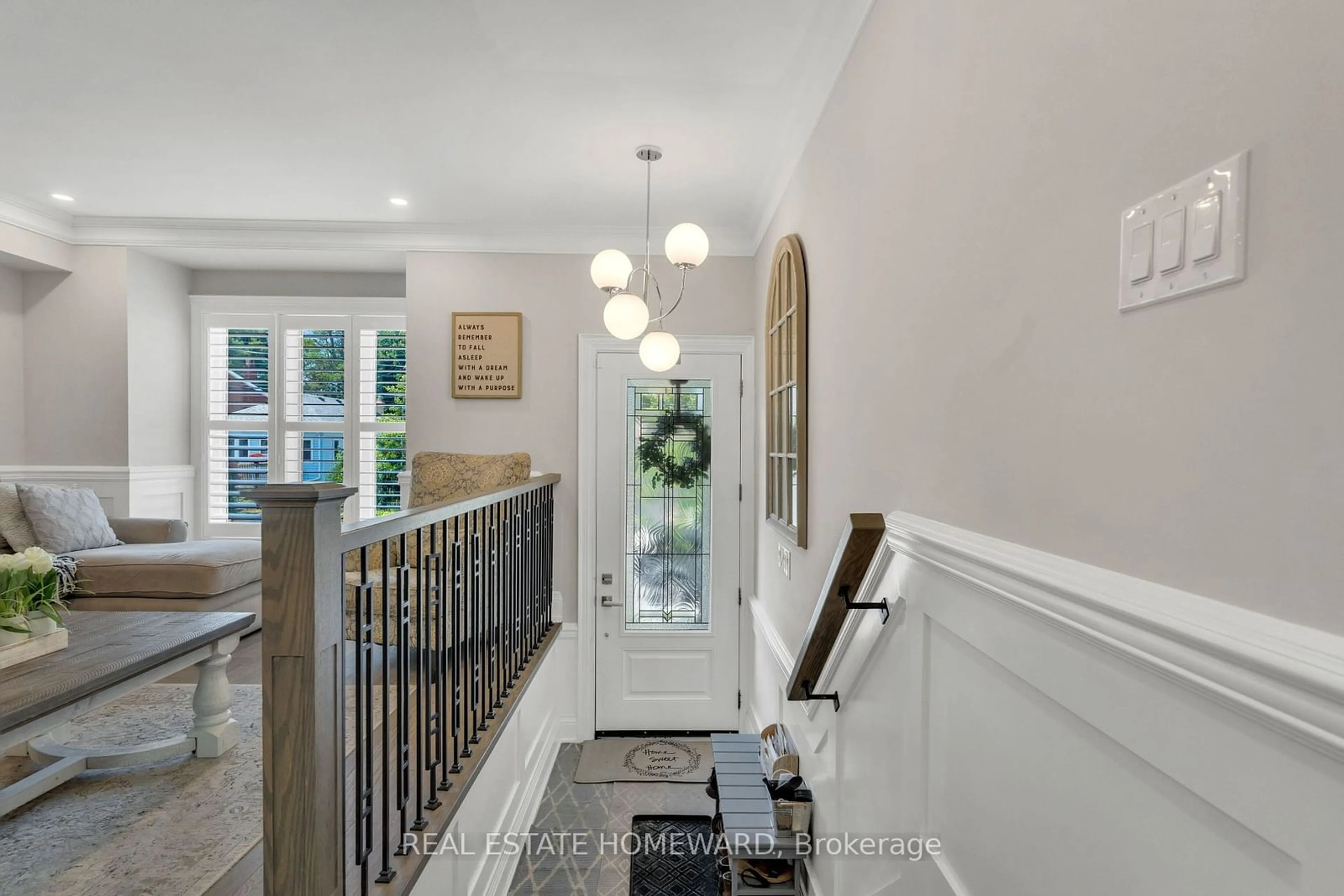 Indoor foyer for 109B Robinson Ave, Toronto Ontario M1L 3T2