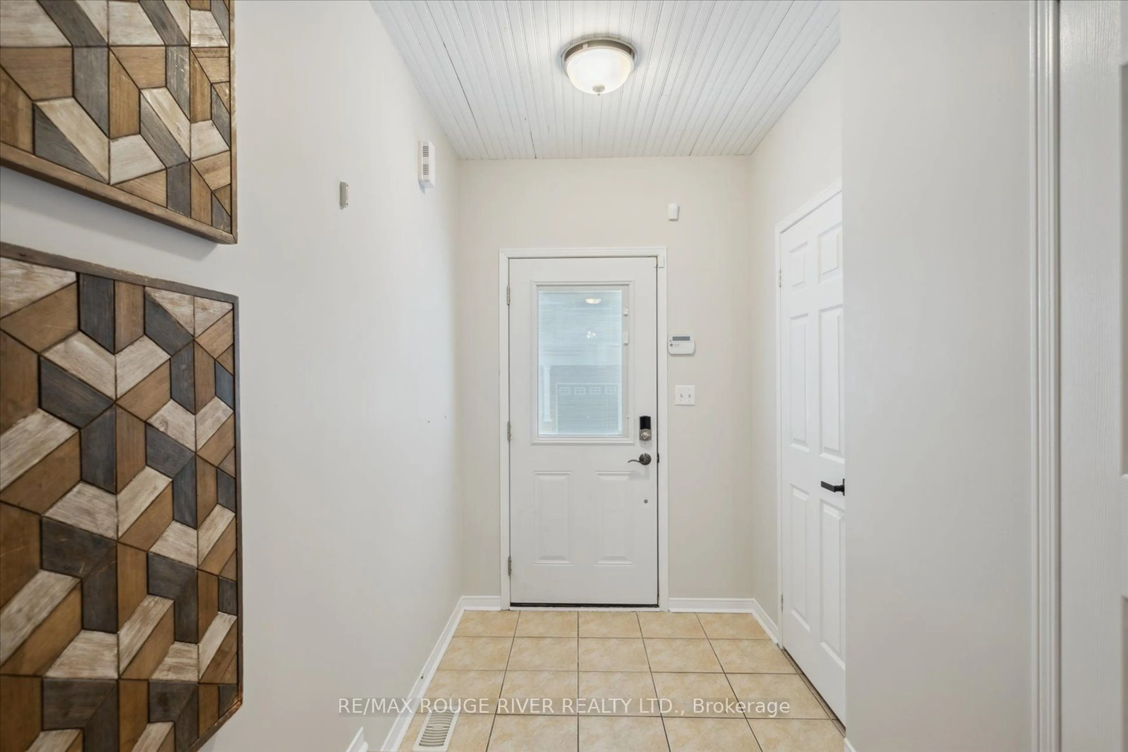 Indoor entryway for 19 Abela Lane, Ajax Ontario L1T 0C1