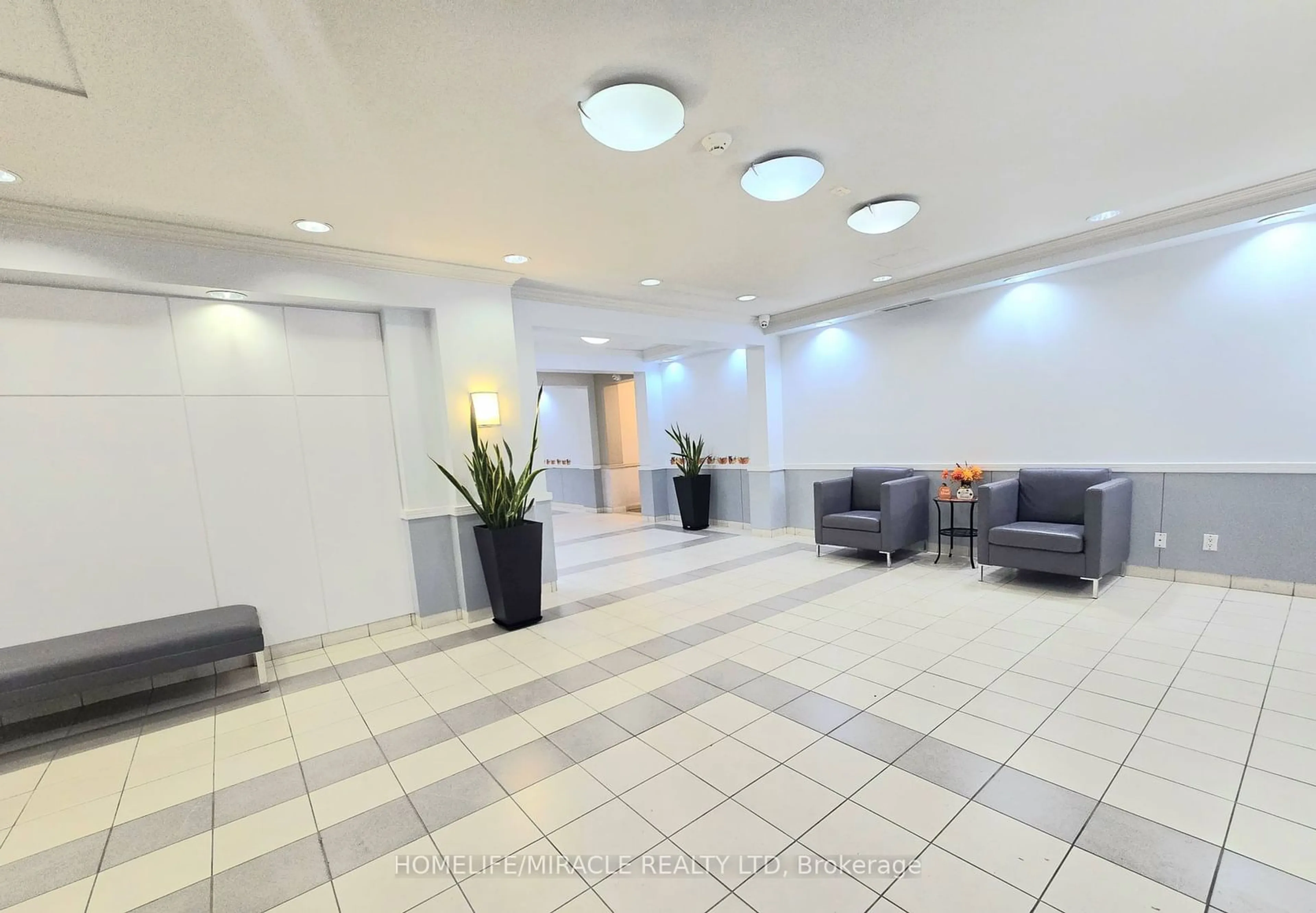 Lobby for 3650 Kingston Rd #PH01, Toronto Ontario M1M 3X9