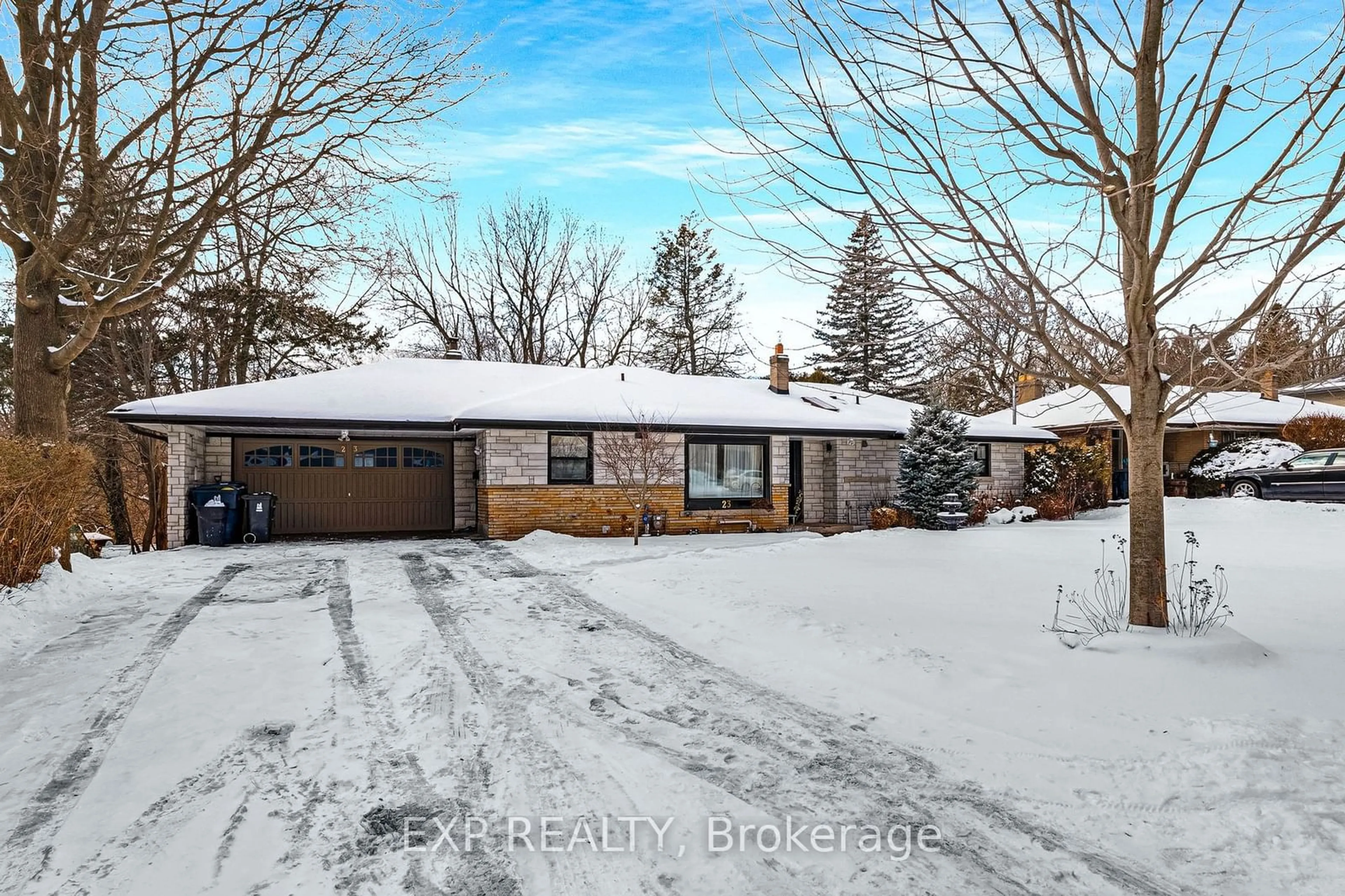 A pic from outside/outdoor area/front of a property/back of a property/a pic from drone, street for 23 Burnview Cres, Toronto Ontario M1H 1B4