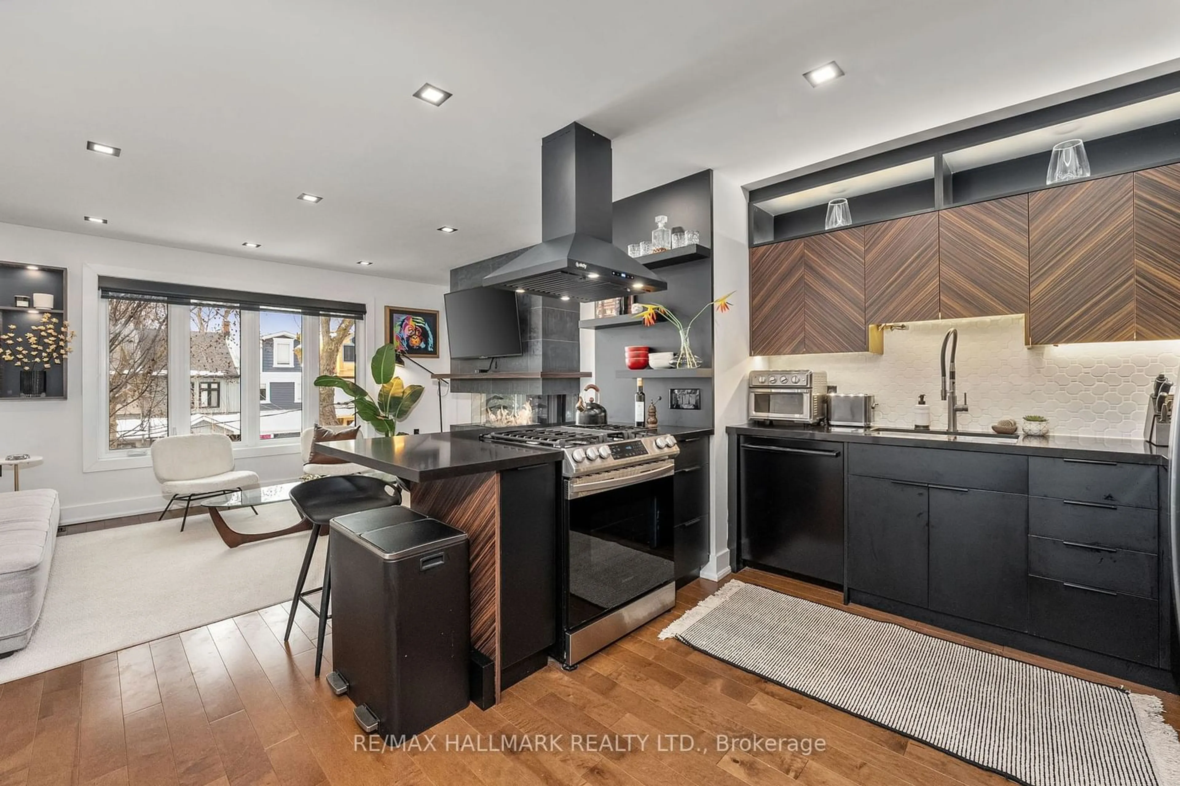 Open concept kitchen, unknown for 13 Woodfield Rd, Toronto Ontario M4L 2W4