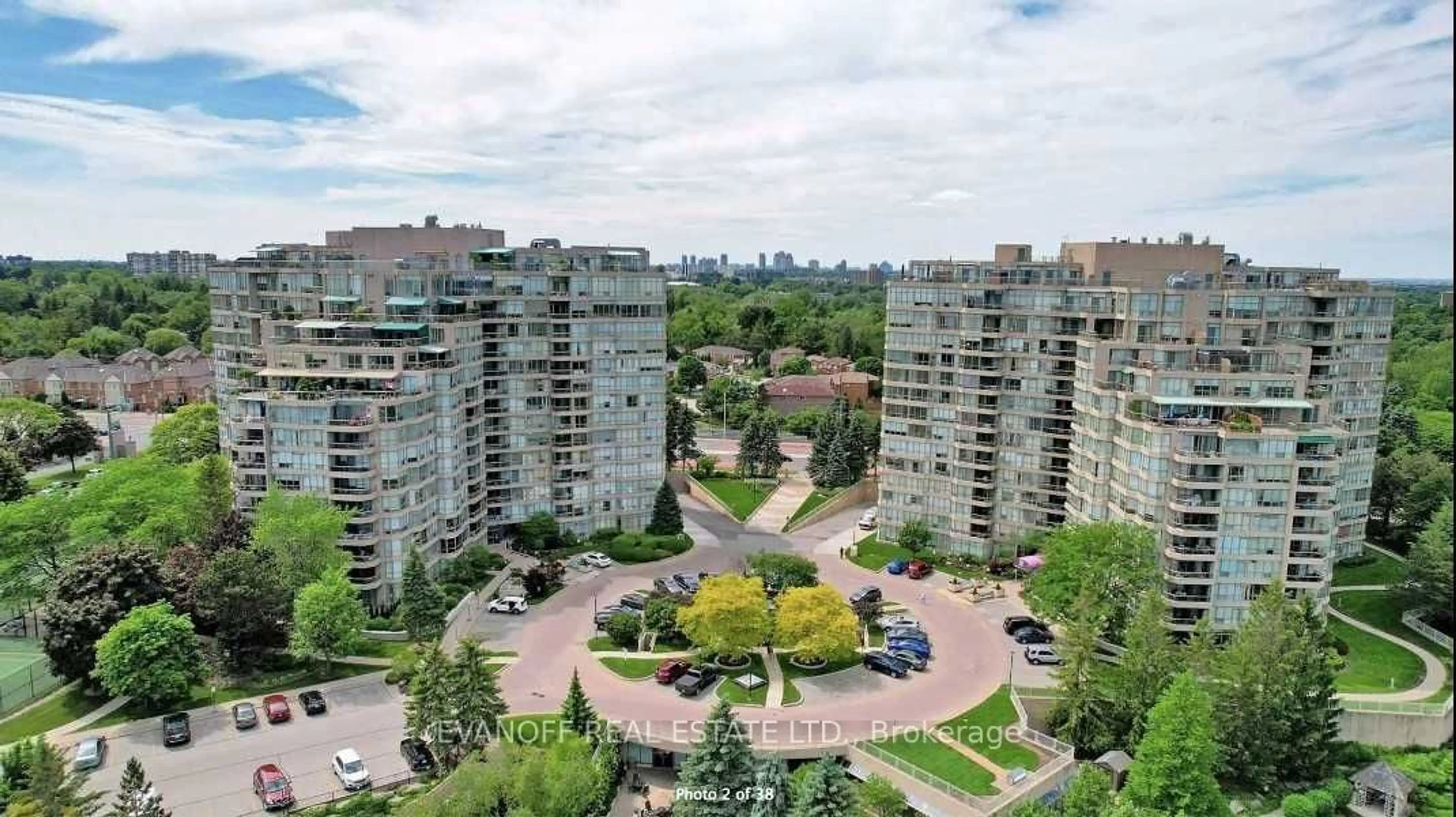 A pic from outside/outdoor area/front of a property/back of a property/a pic from drone, city buildings view from balcony for 20 Guildwood Pkwy #509, Toronto Ontario M1E 5B6