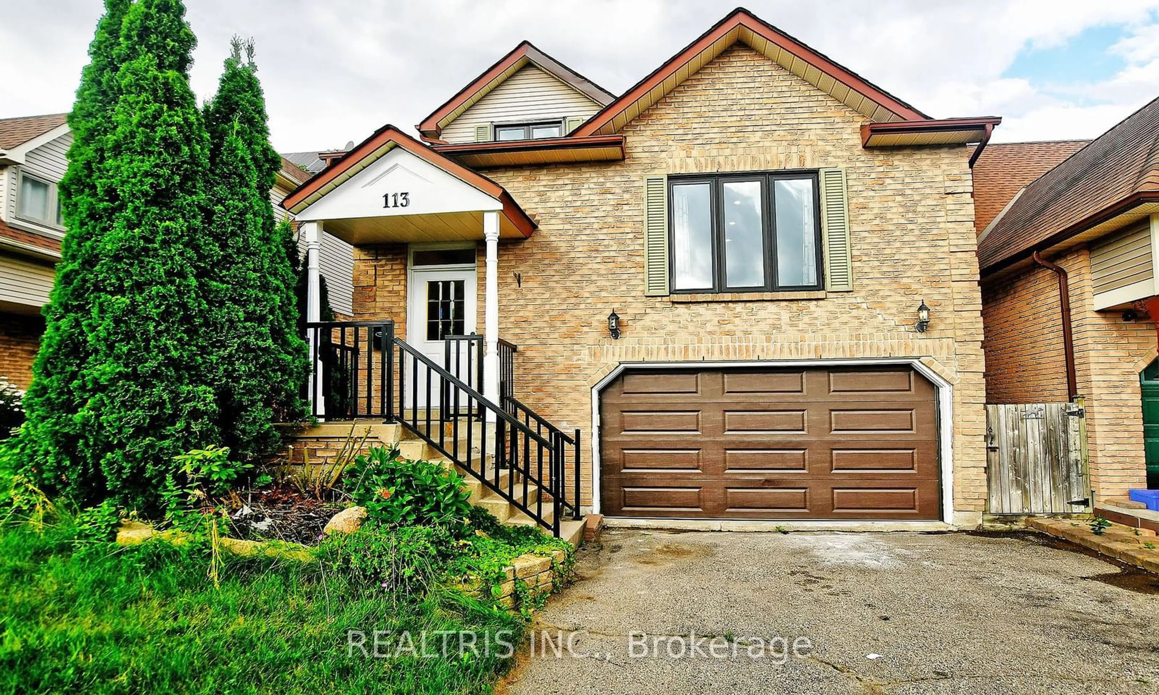 Home with brick exterior material, street for 113 Bassett Blvd, Whitby Ontario L1N 7W9