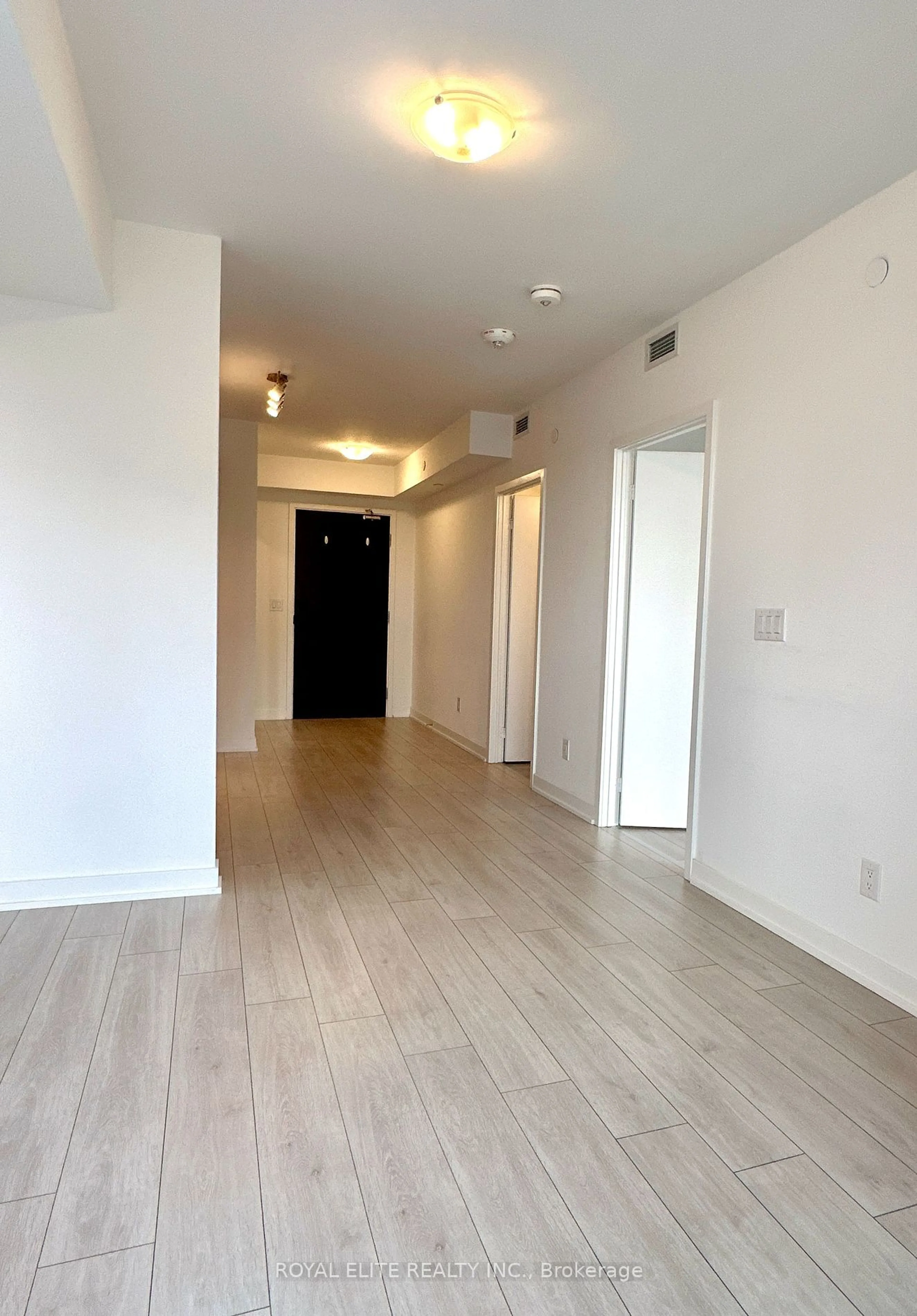 A pic of a room for 2031 Kennedy Rd #1619, Toronto Ontario M1T 0B8