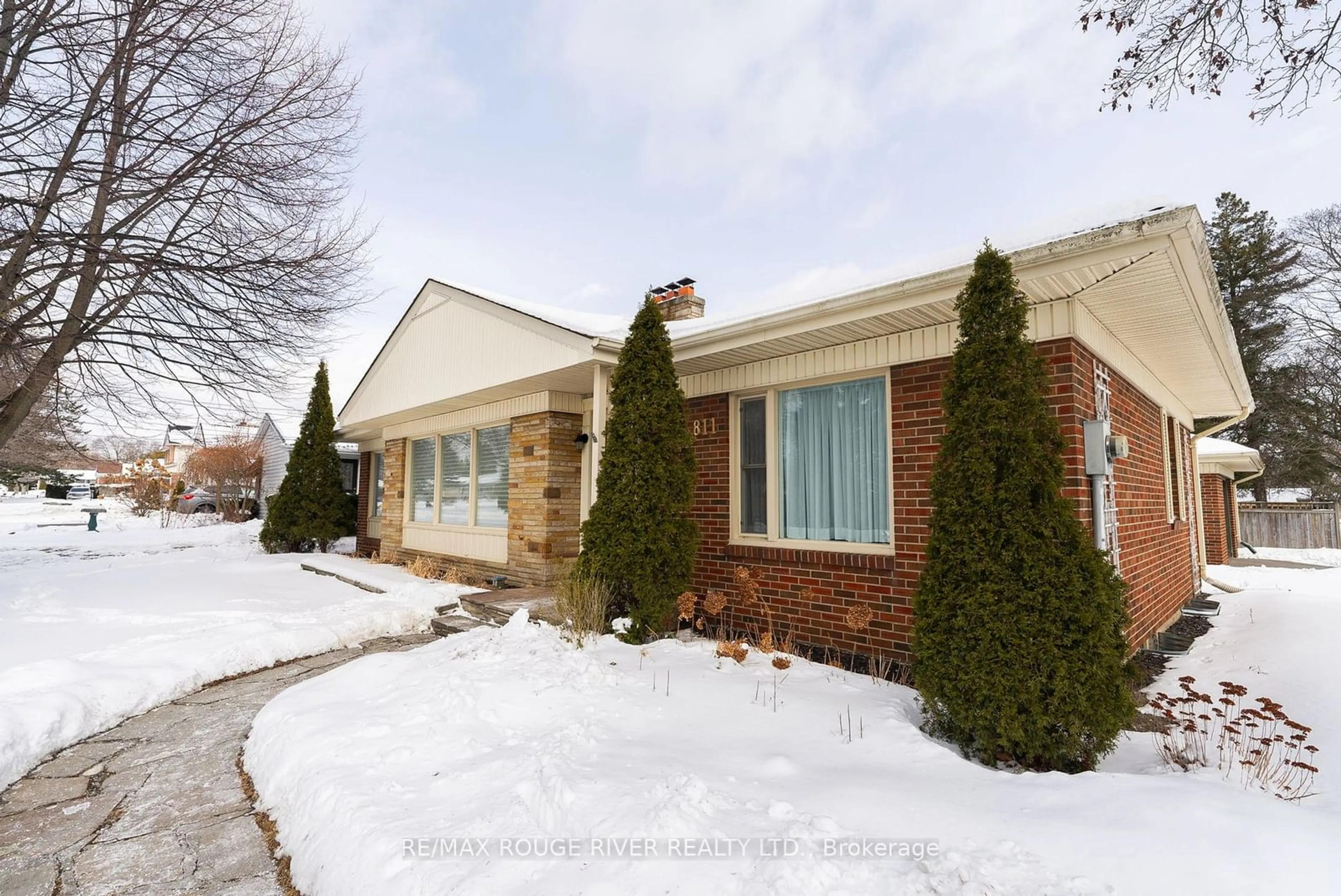 Home with brick exterior material, street for 811 Bessborough Dr, Oshawa Ontario L1G 4H5