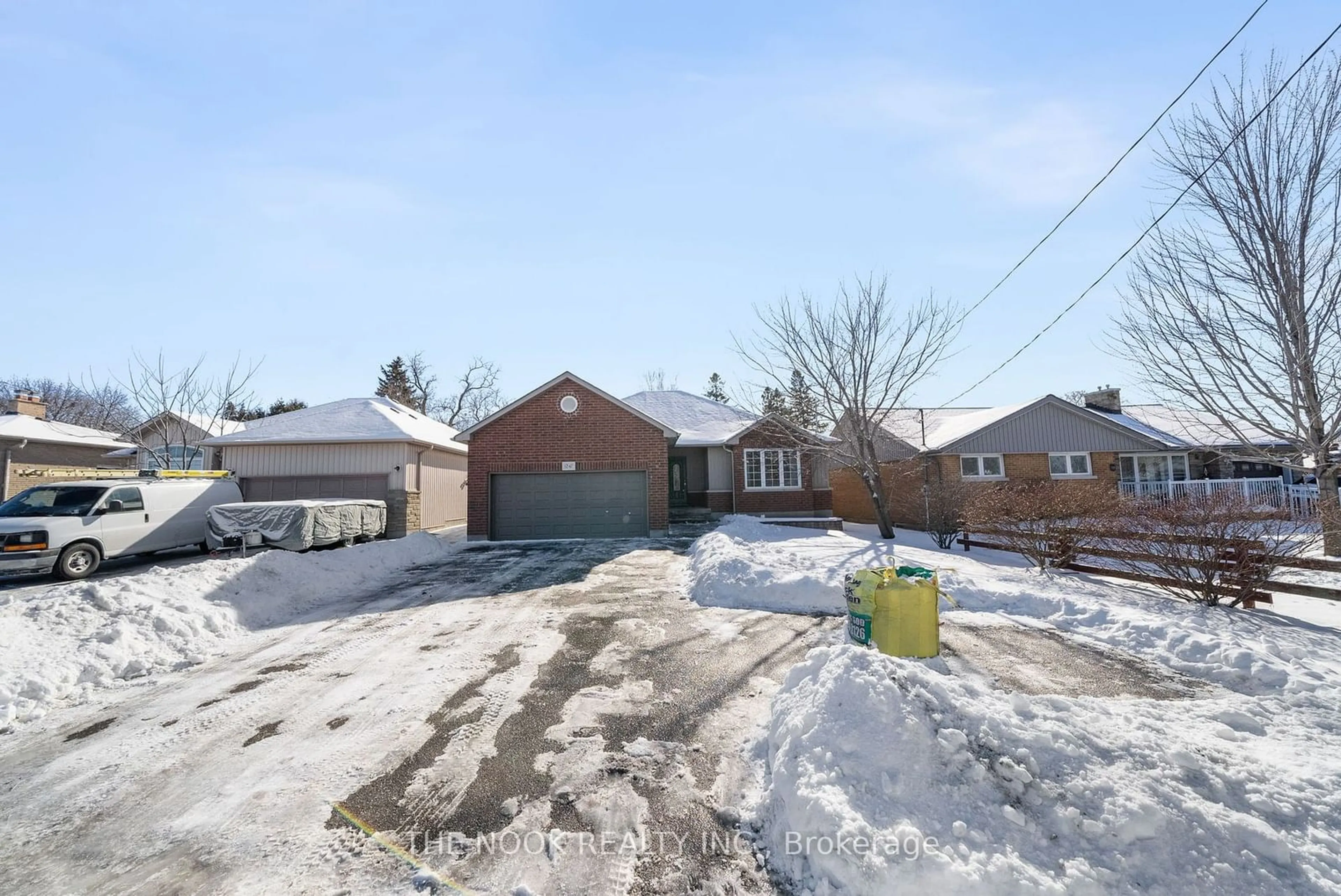 A pic from outside/outdoor area/front of a property/back of a property/a pic from drone, street for 1247 King St, Oshawa Ontario L1H 1J2