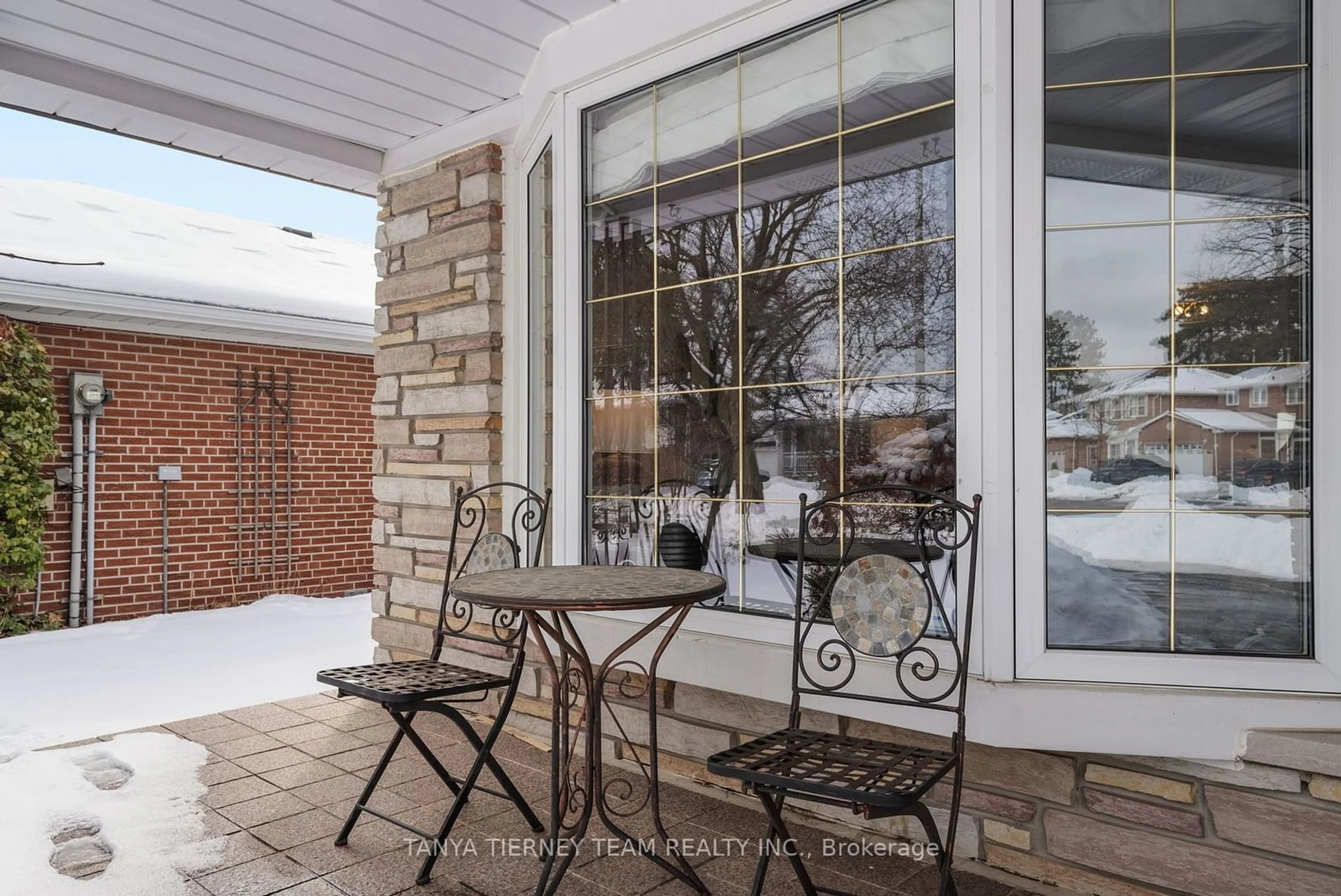 Patio, street for 18 Budworth Dr, Toronto Ontario M1E 3H5