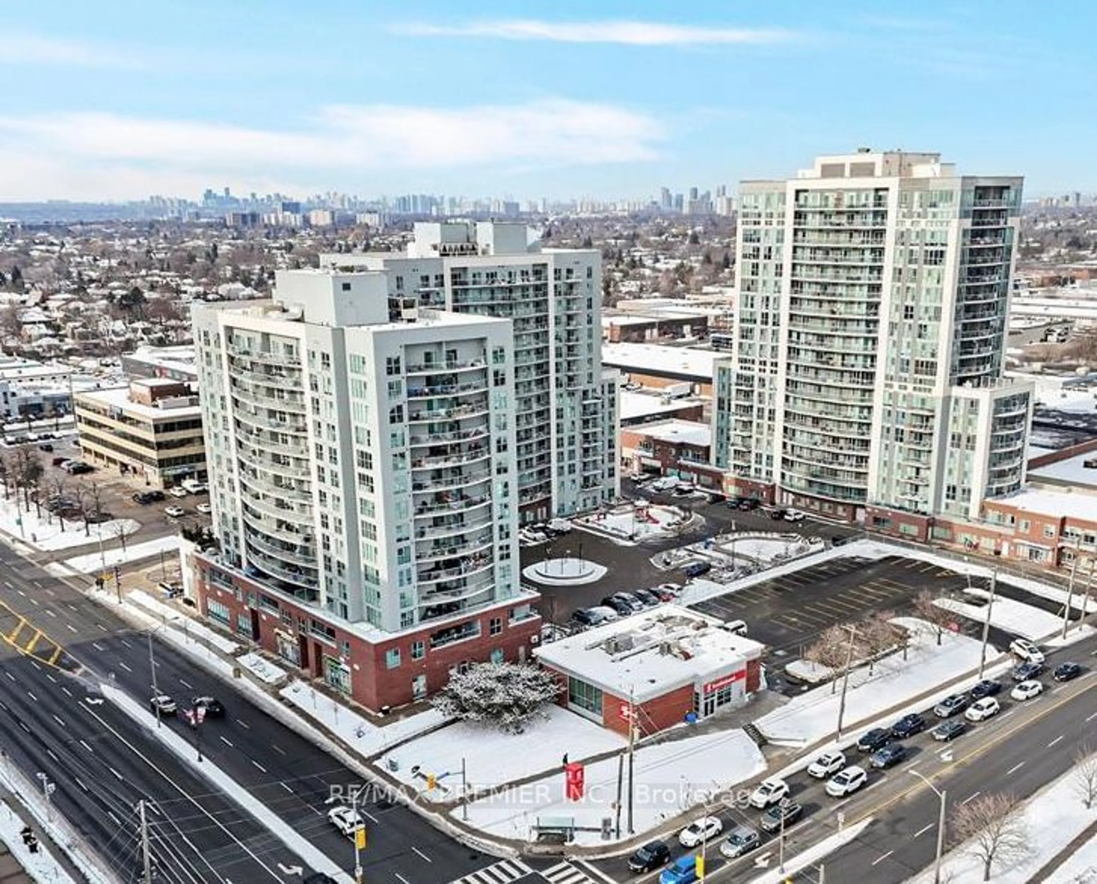 A pic from outside/outdoor area/front of a property/back of a property/a pic from drone, city buildings view from balcony for 2150 Lawrence Ave #PH12, Toronto Ontario M1R 3A7