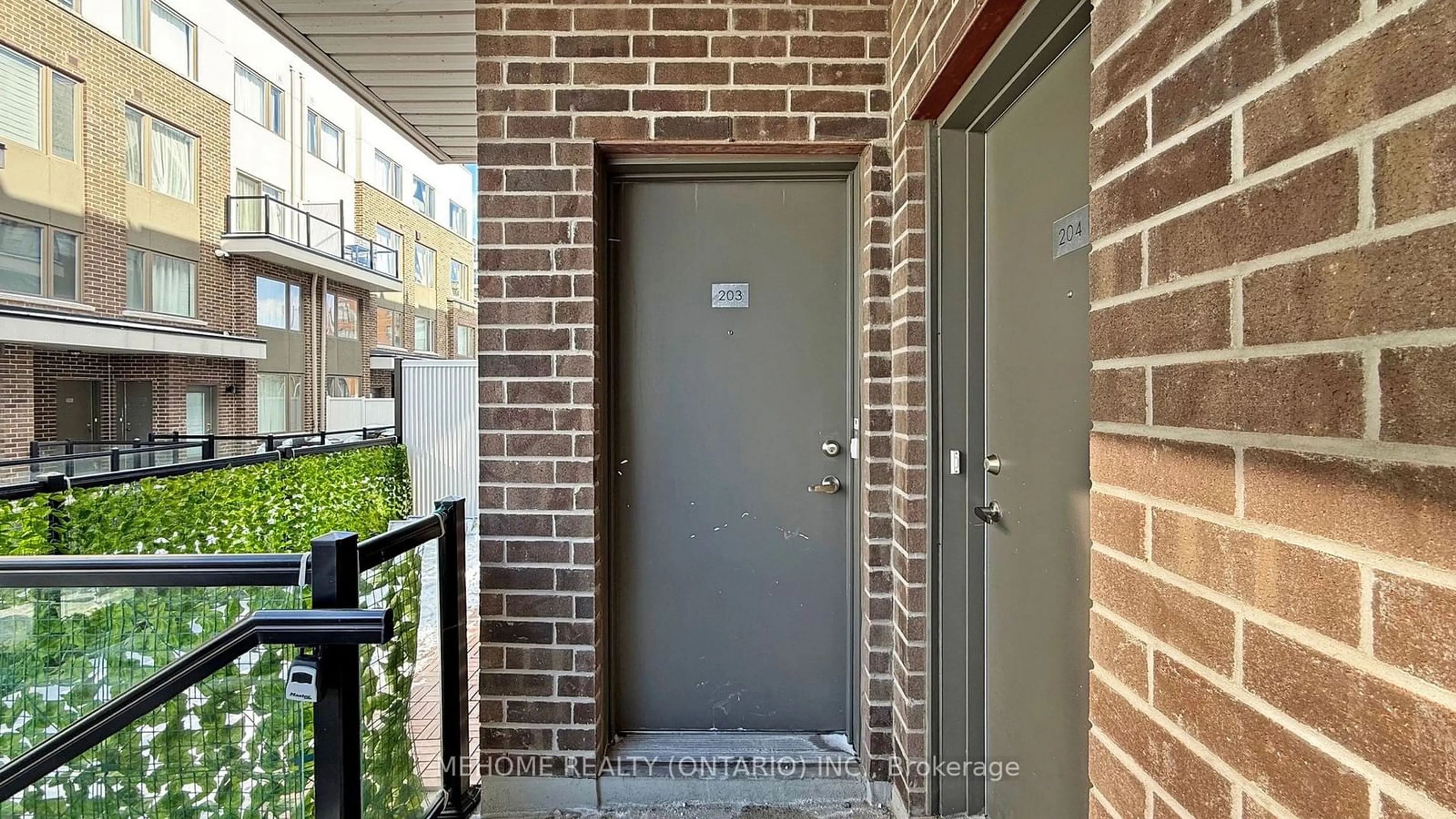 Indoor entryway for 1460 Whites Rd #203, Pickering Ontario L1V 0E8