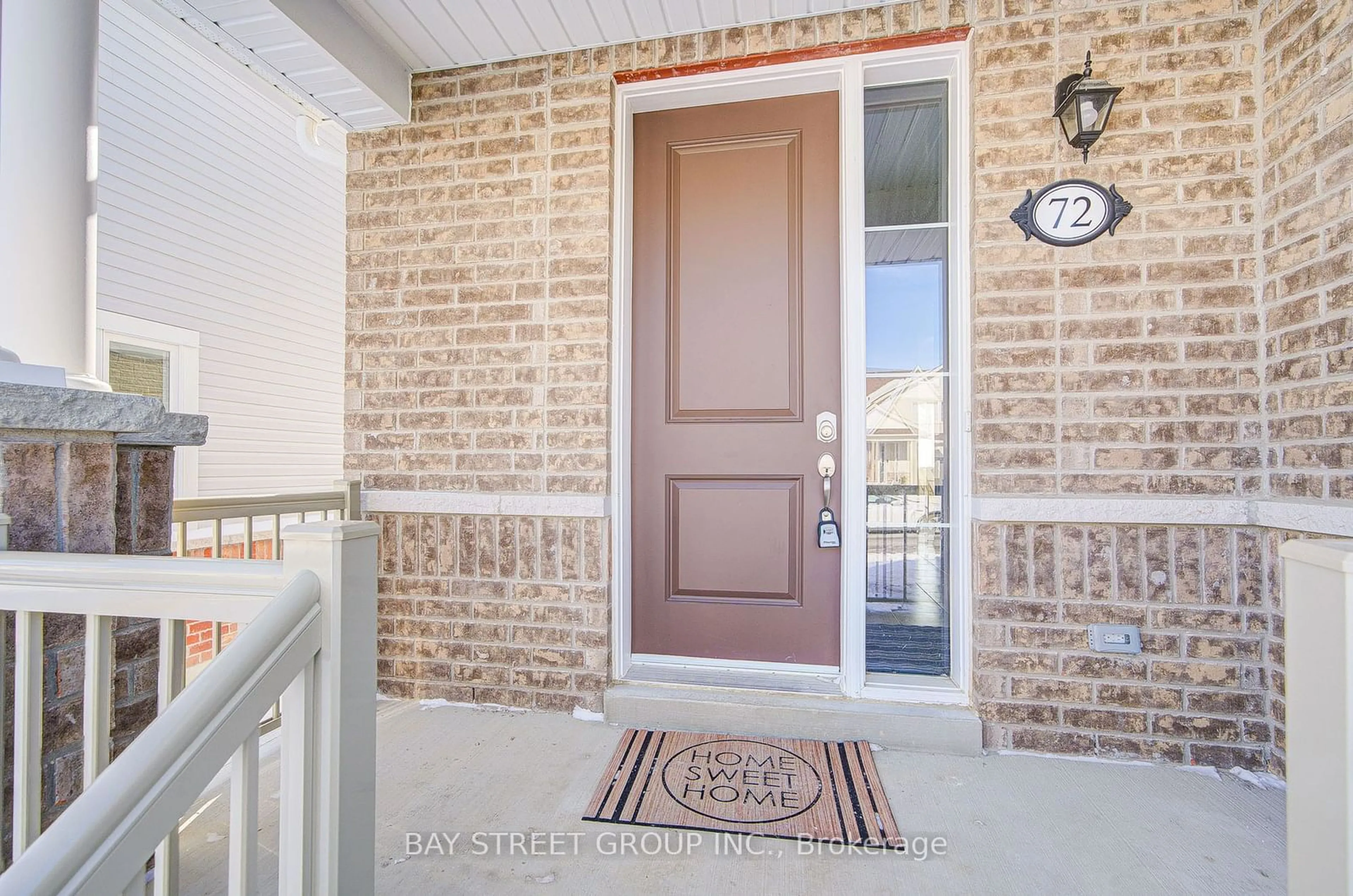 Indoor entryway for 72 Forestlane Way, Scugog Ontario L9L 0B1