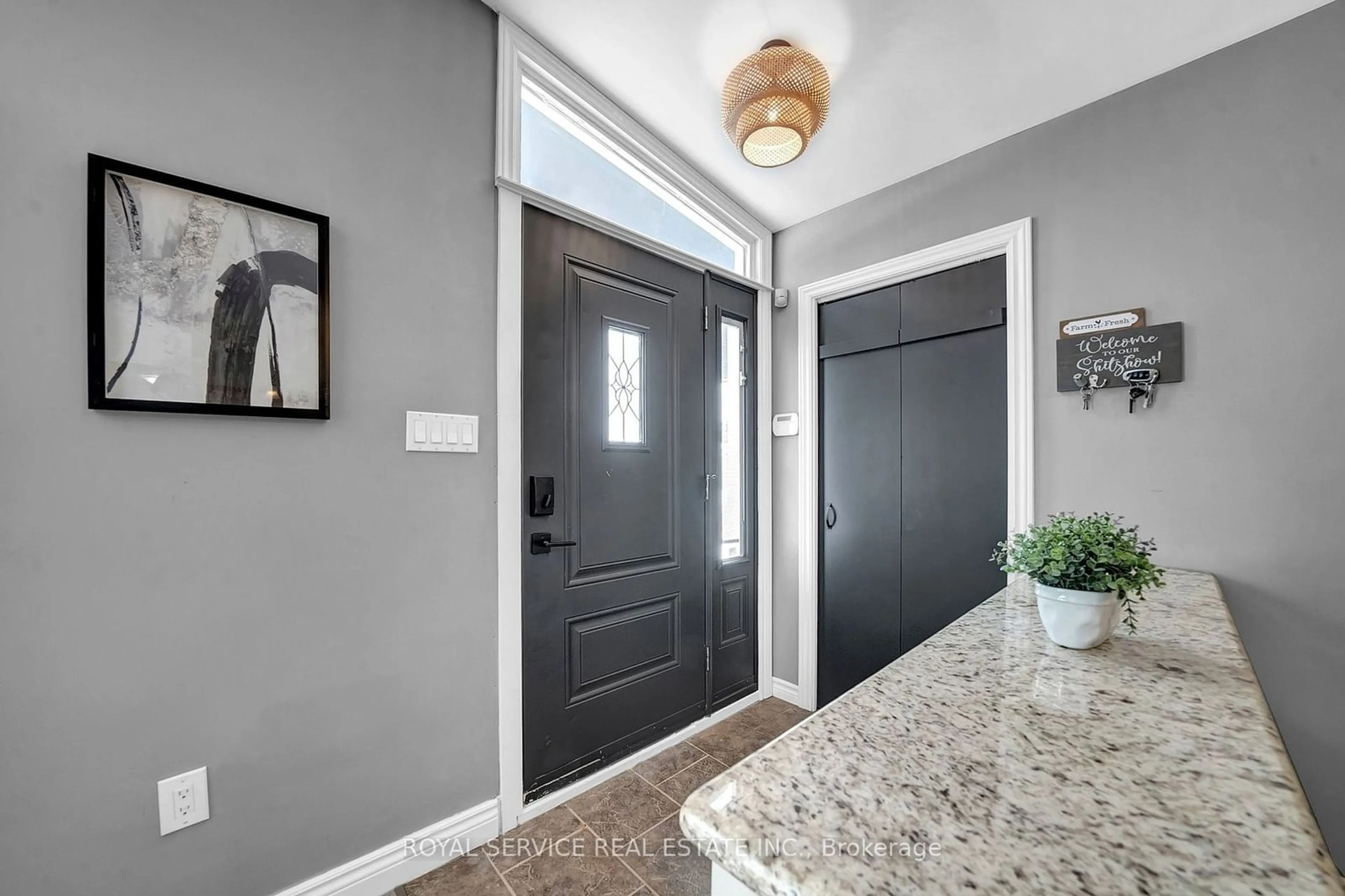 Indoor entryway for 59 Church St, Clarington Ontario L0B 1M0