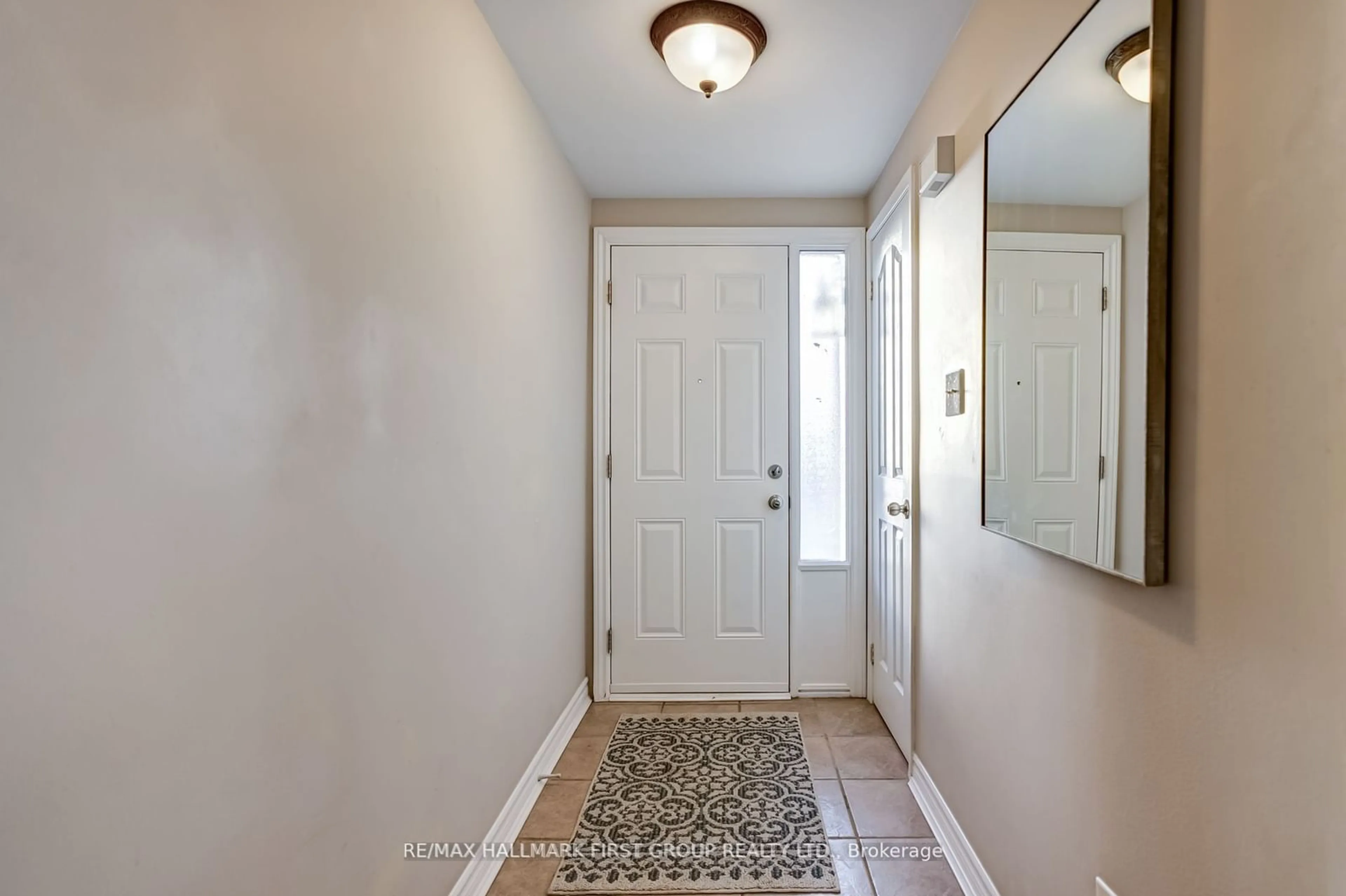 Indoor entryway for 1133 Ritson Rd #82, Oshawa Ontario L1G 7A1