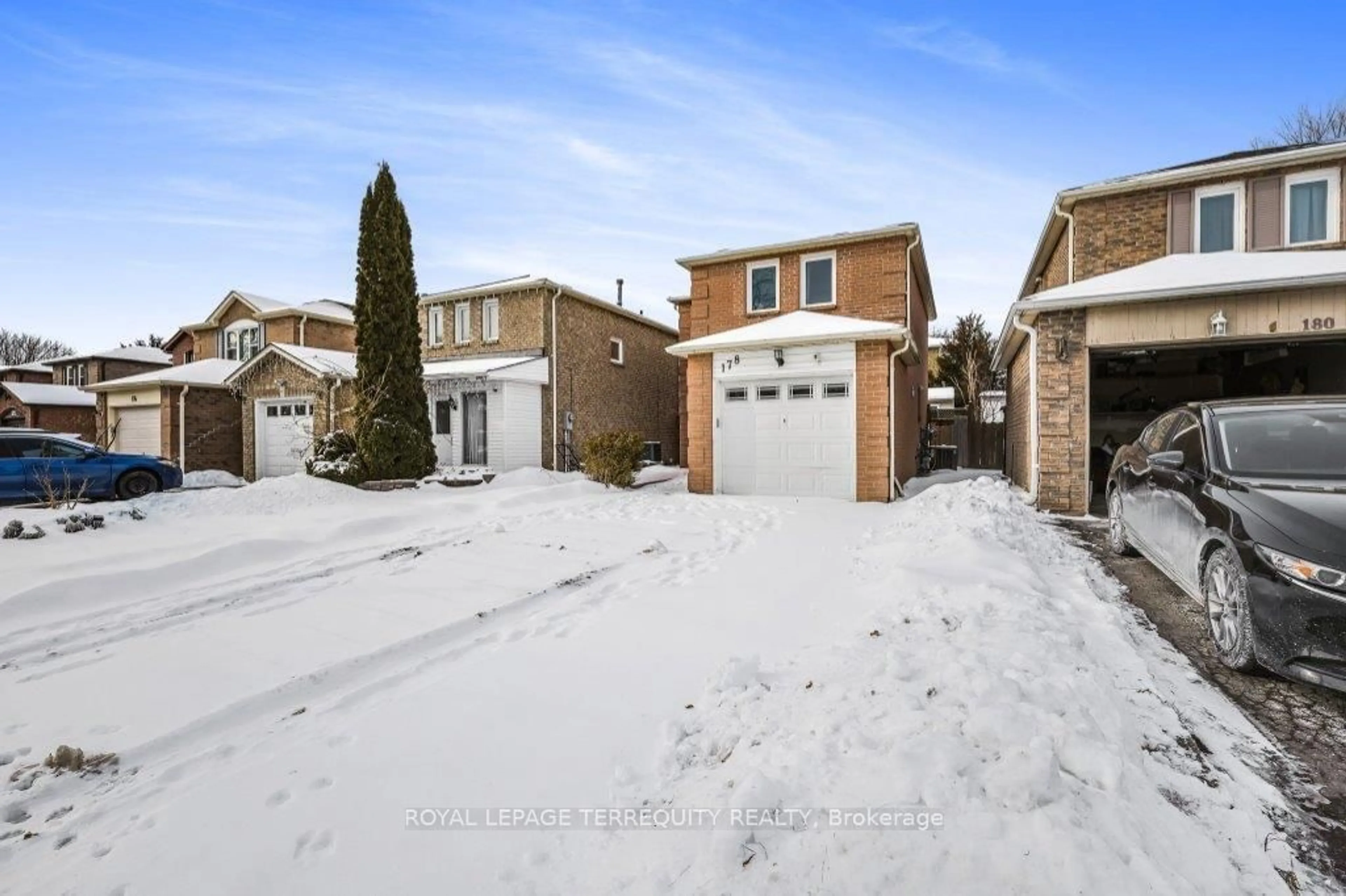 A pic from outside/outdoor area/front of a property/back of a property/a pic from drone, street for 178 Radford Dr, Ajax Ontario L1T 2C2