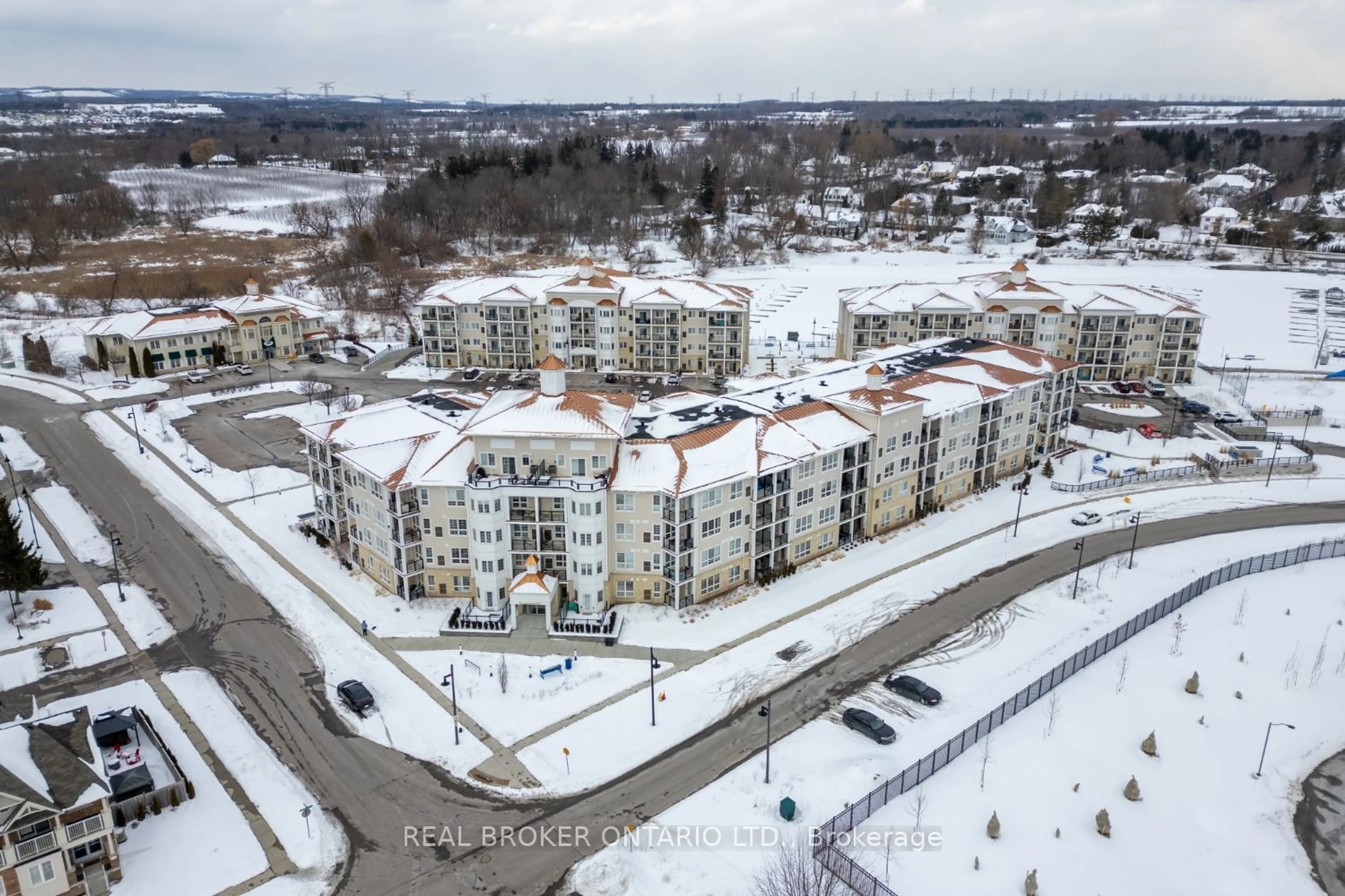 A pic from outside/outdoor area/front of a property/back of a property/a pic from drone, unknown for 50 Lakebreeze Dr #427, Clarington Ontario L1B 0V9