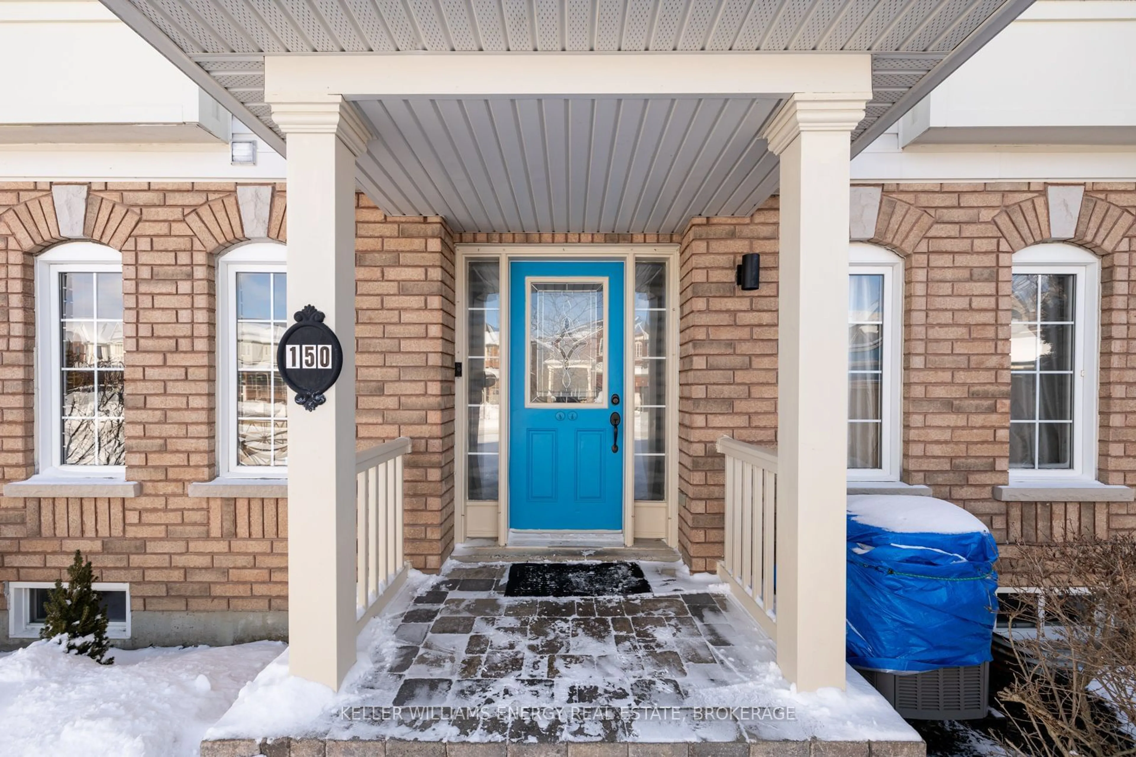 Indoor entryway for 150 Courvier Cres, Clarington Ontario L1C 0E6