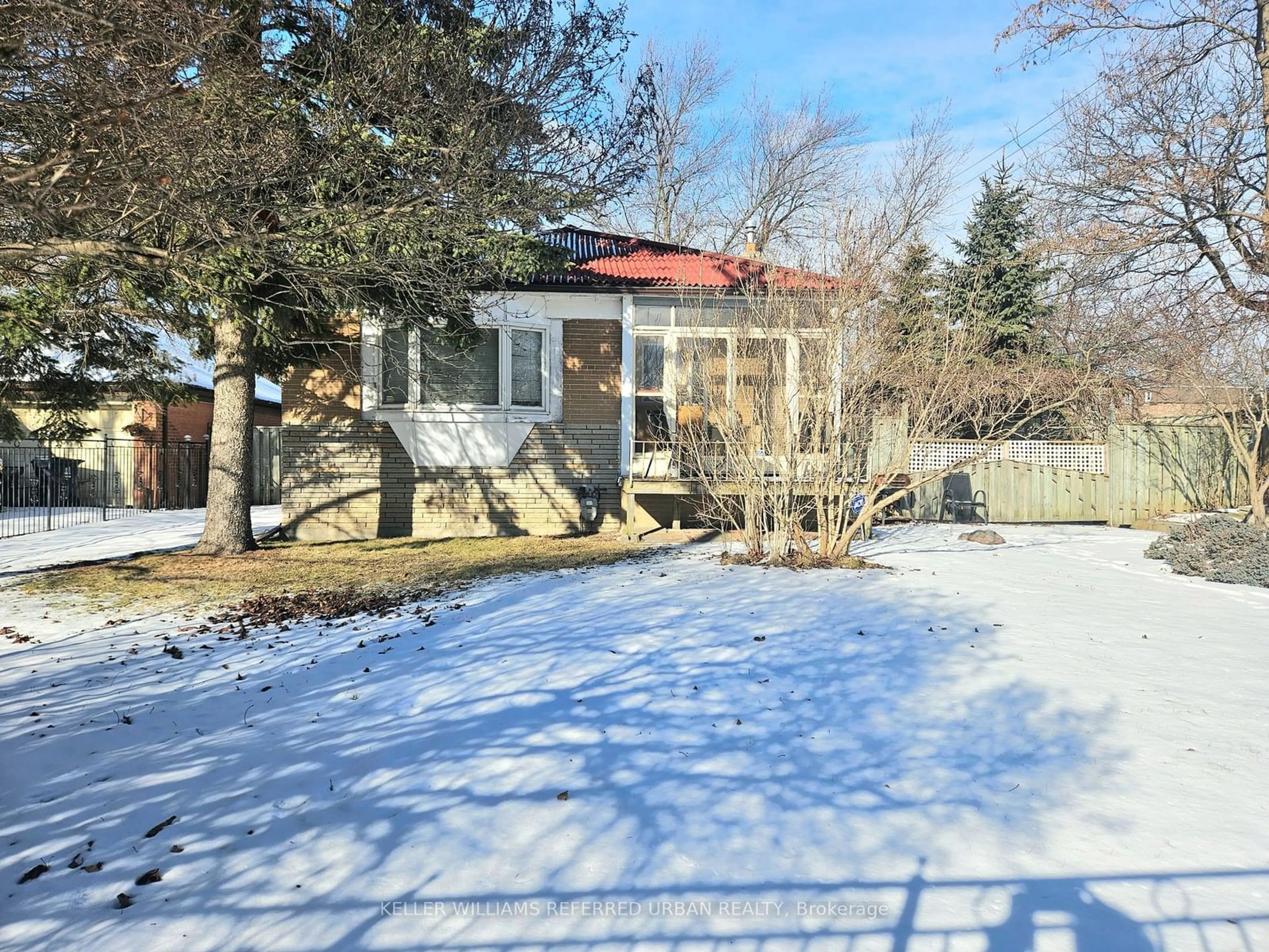 A pic from outside/outdoor area/front of a property/back of a property/a pic from drone, street for 5332 Lawrence Ave, Toronto Ontario M1C 1R4