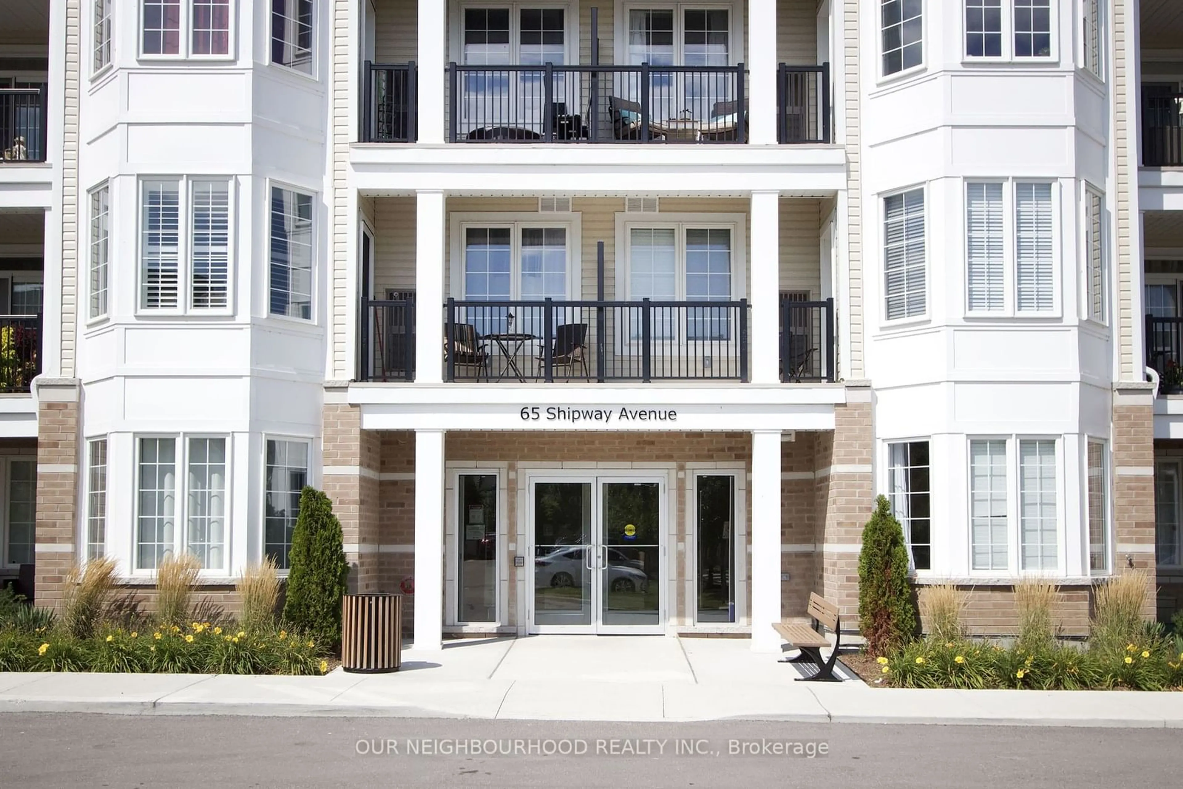 Indoor foyer for 65 Shipway Ave #210, Clarington Ontario L1B 0B7