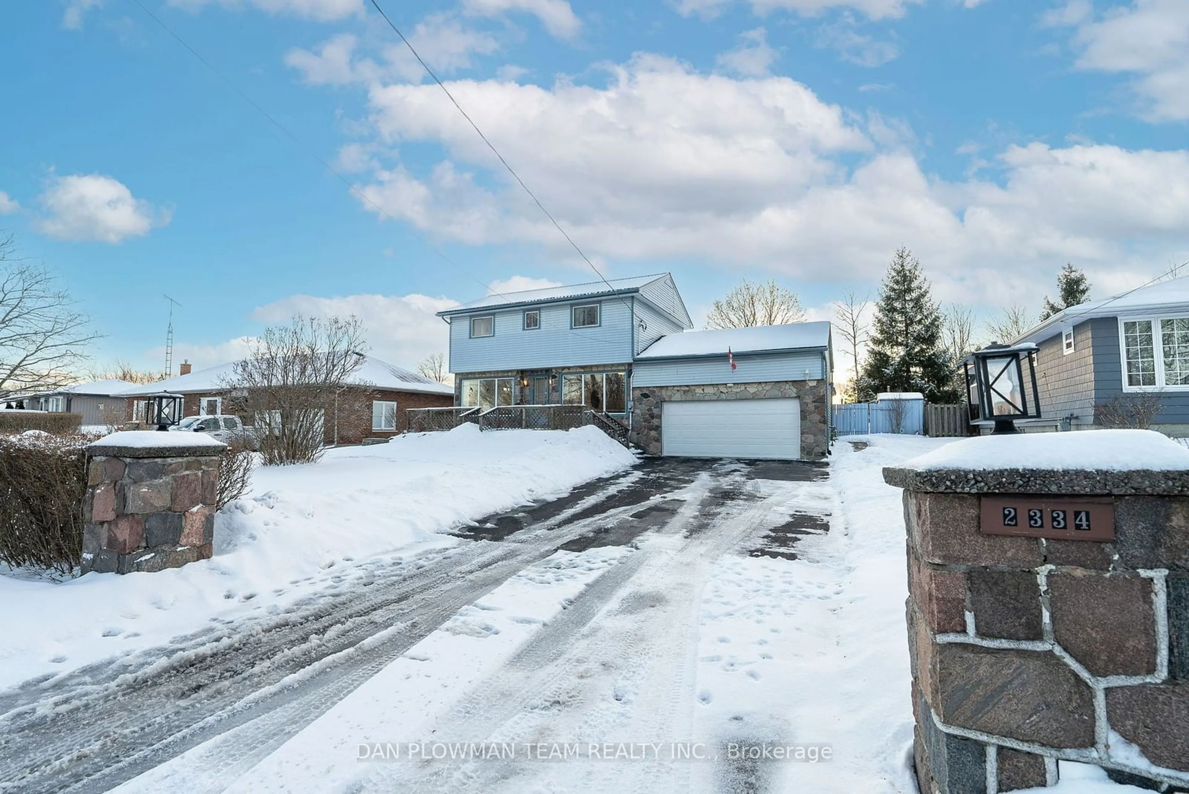 A pic from outside/outdoor area/front of a property/back of a property/a pic from drone, street for 2334 Maple Grove Rd, Clarington Ontario L1C 3K7