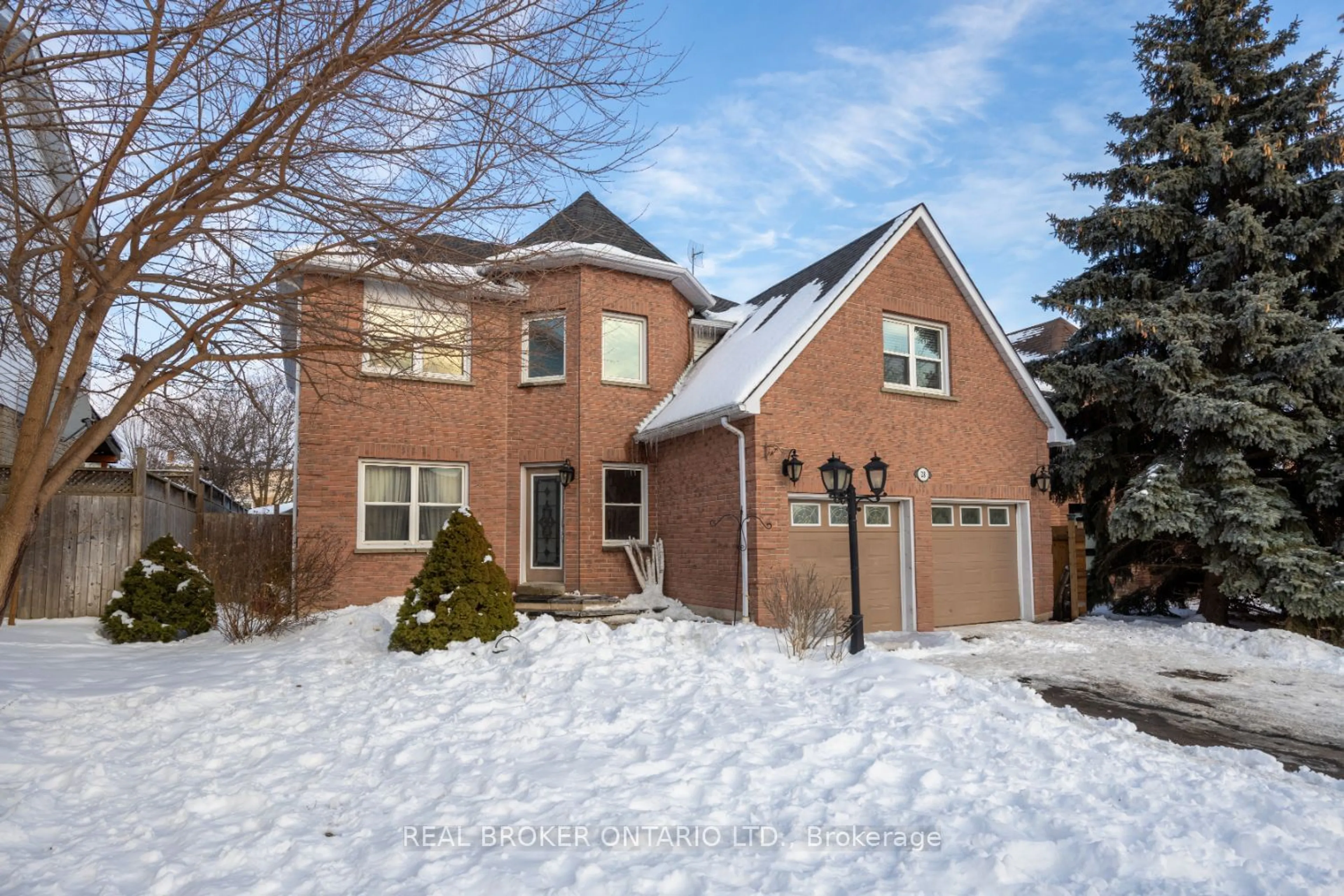 Home with brick exterior material, street for 28 Fairmeadow Pl, Whitby Ontario L1N 8W5