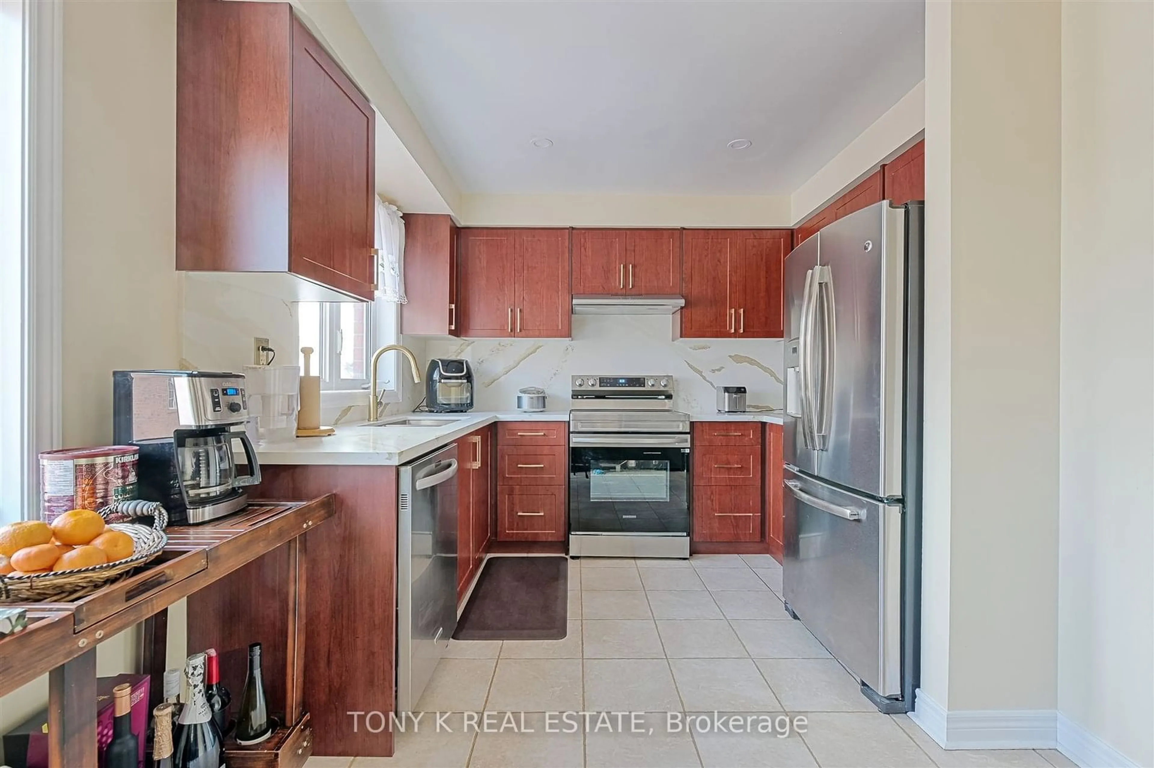 Standard kitchen, ceramic/tile floor for 1B Falmouth Ave, Toronto Ontario M1K 4M5