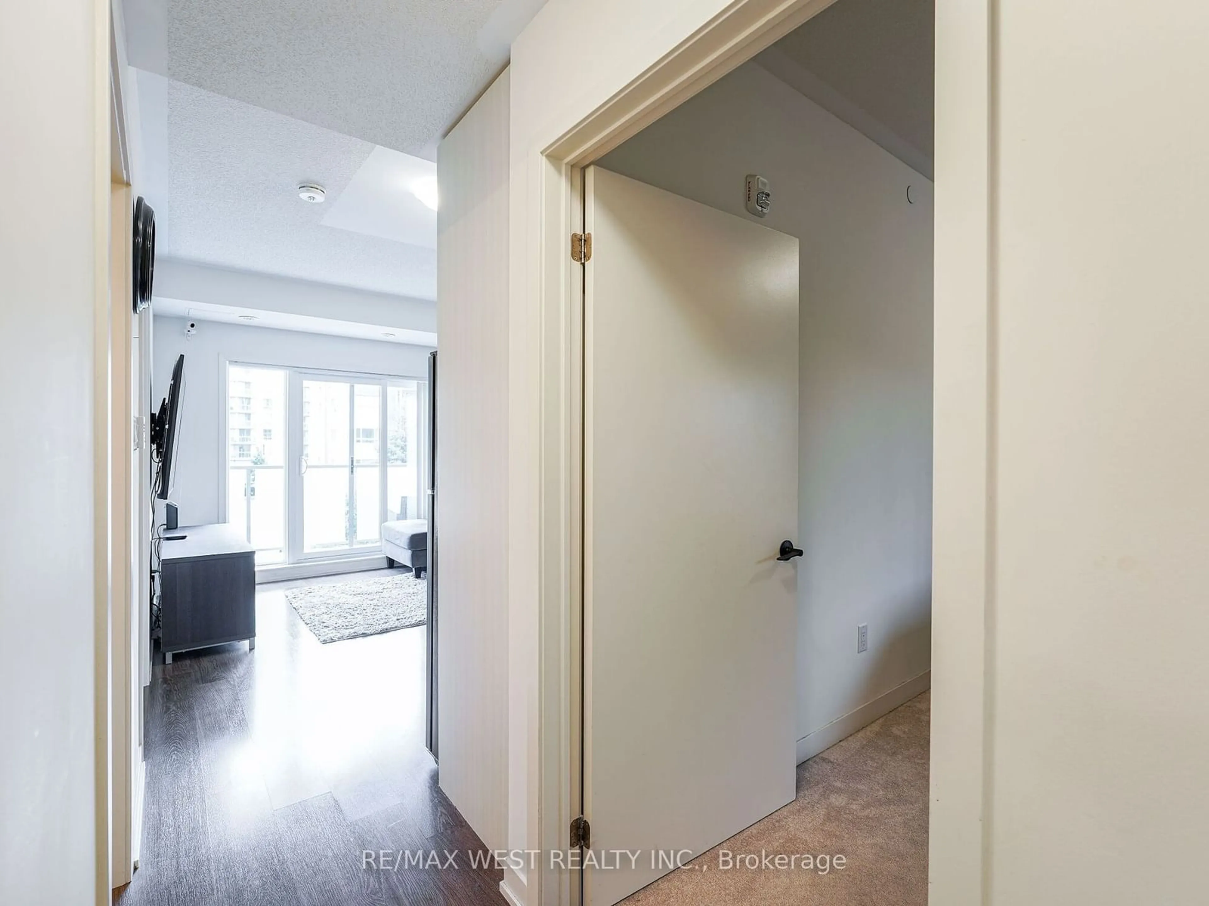 Indoor entryway for 5131 Sheppard Ave E #309, Toronto Ontario M1B 0C9