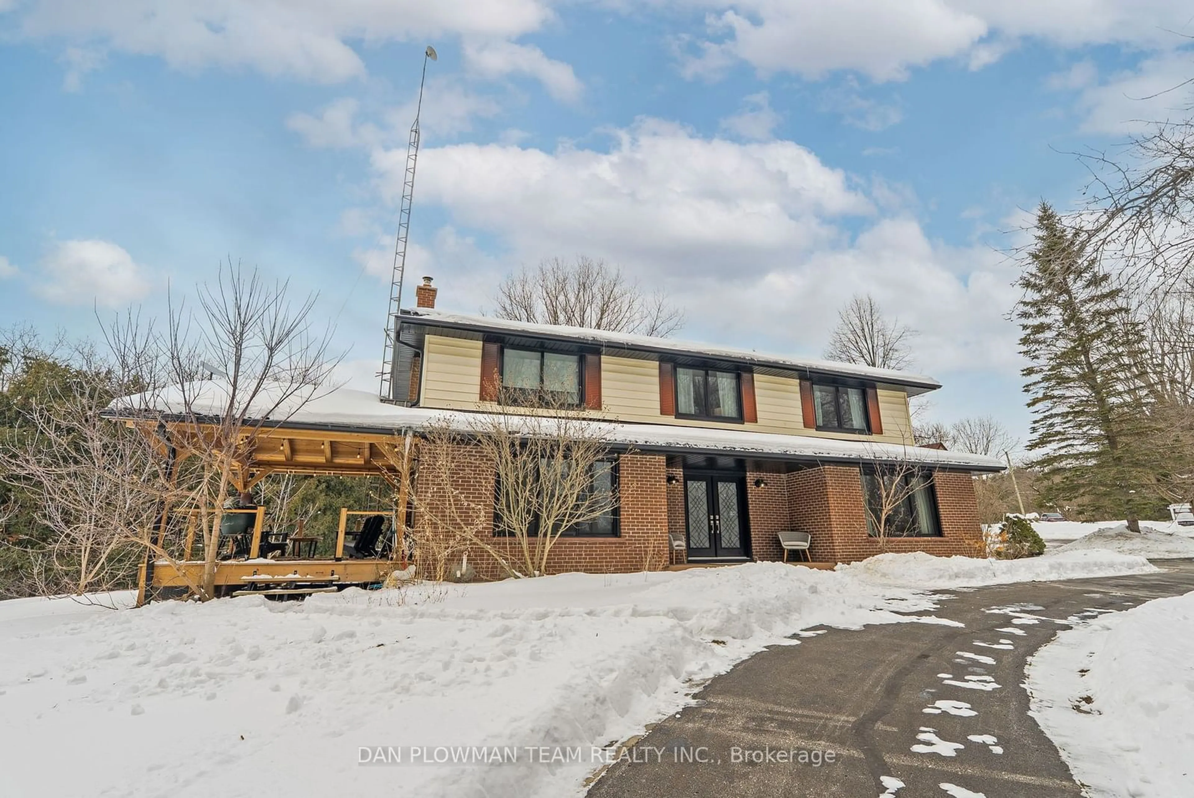 Home with brick exterior material, unknown for 8 Maple St, Clarington Ontario L1C 6N3