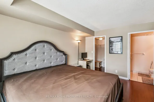Additional property image - 11 Lee Centre Dr Unit 1002