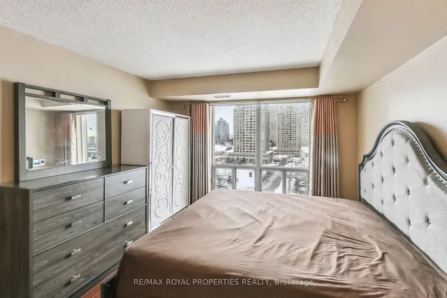 Additional property image - 11 Lee Centre Dr Unit 1002