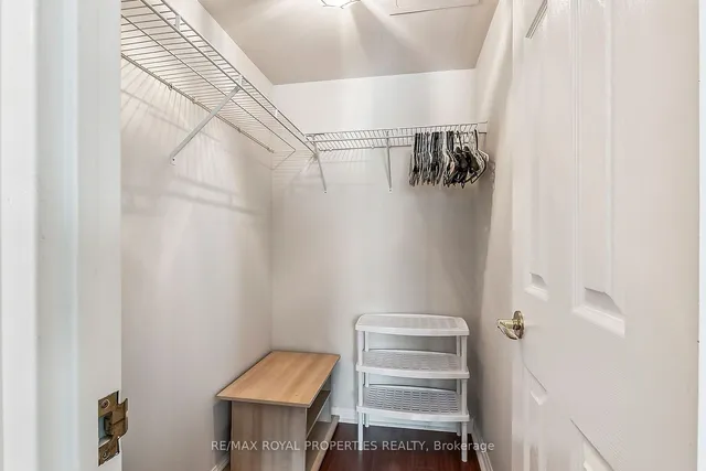 Additional property image - 11 Lee Centre Dr Unit 1002