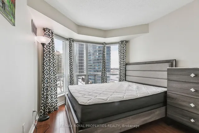 Additional property image - 11 Lee Centre Dr Unit 1002