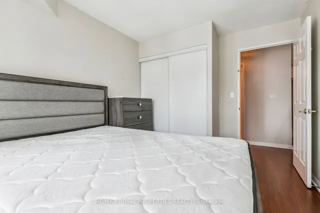Additional property image - 11 Lee Centre Dr Unit 1002