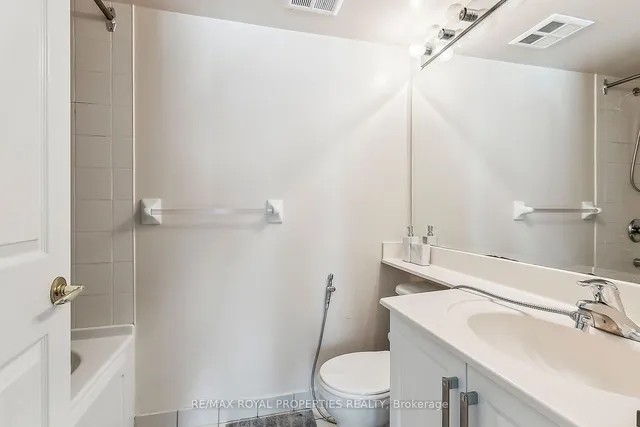 Additional property image - 11 Lee Centre Dr Unit 1002
