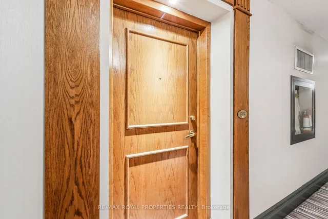 Additional property image - 11 Lee Centre Dr Unit 1002