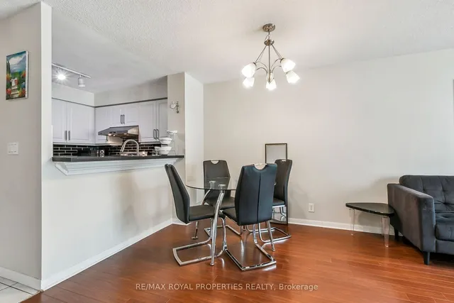 Additional property image - 11 Lee Centre Dr Unit 1002