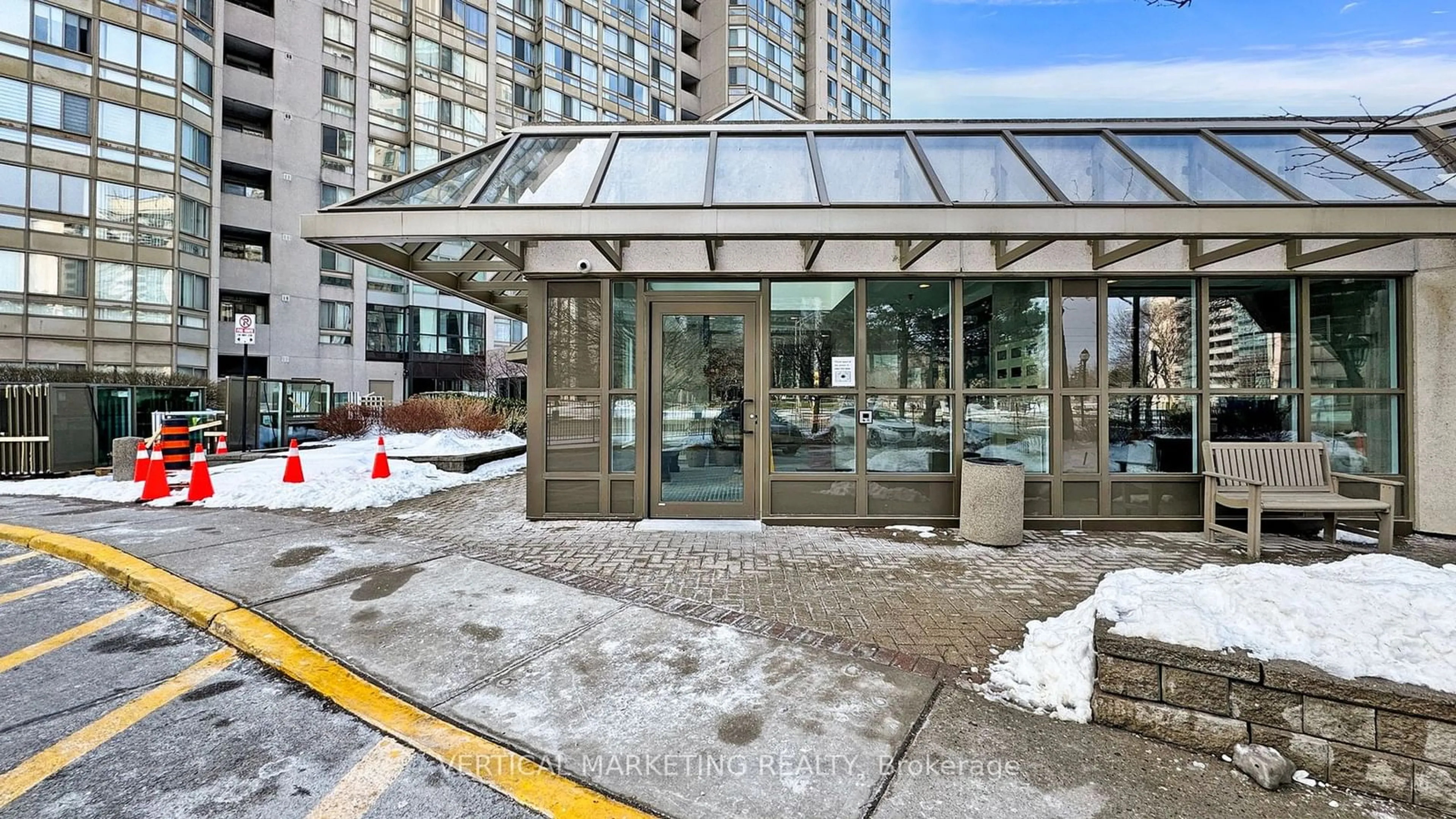 Indoor foyer for 3231 Eglinton Ave #1408B, Toronto Ontario M1J 3N5