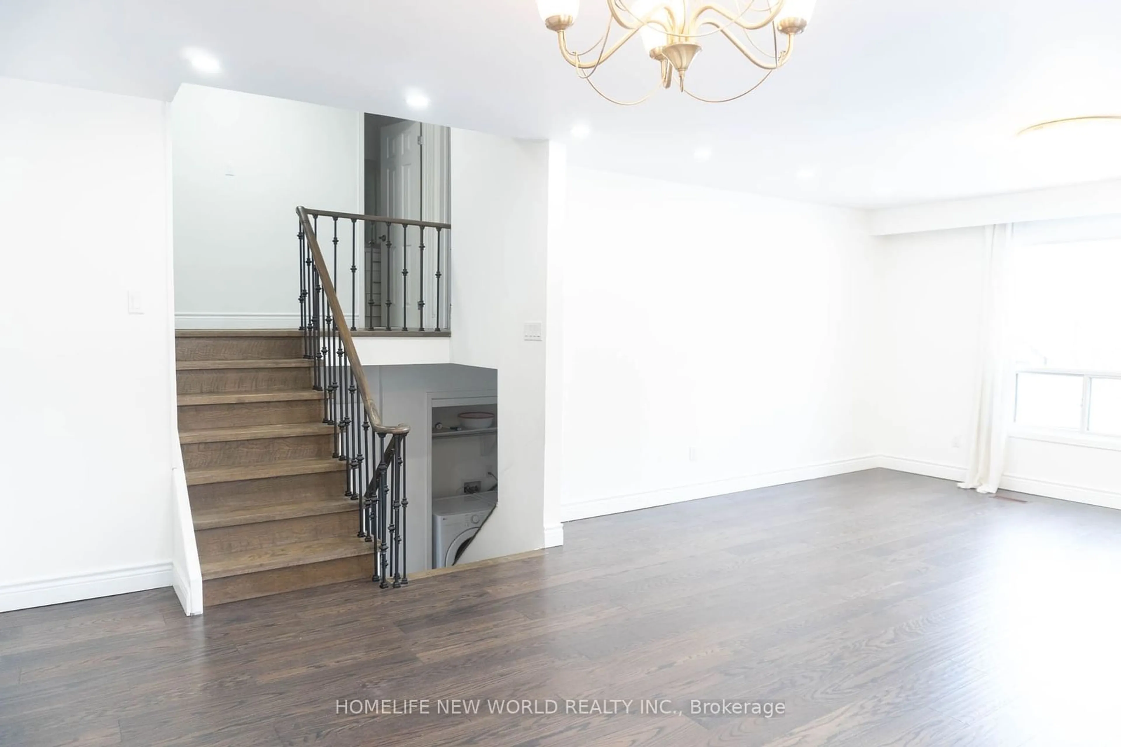 Indoor foyer for 122 Bushmills Sq, Toronto Ontario M1V 1J4