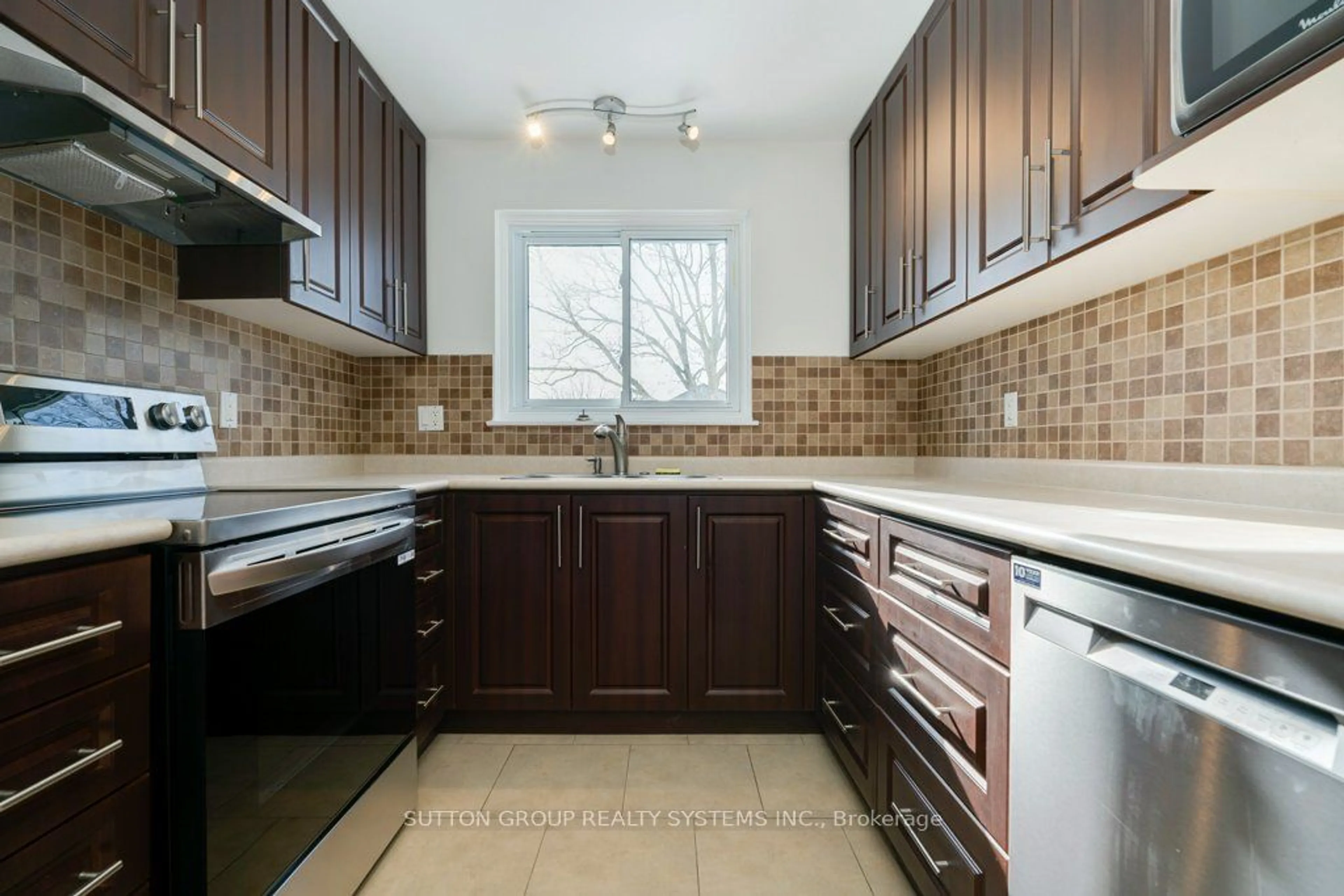 Standard kitchen, ceramic/tile floor for 2 White Abbey Park #17, Toronto Ontario M1R 5A1