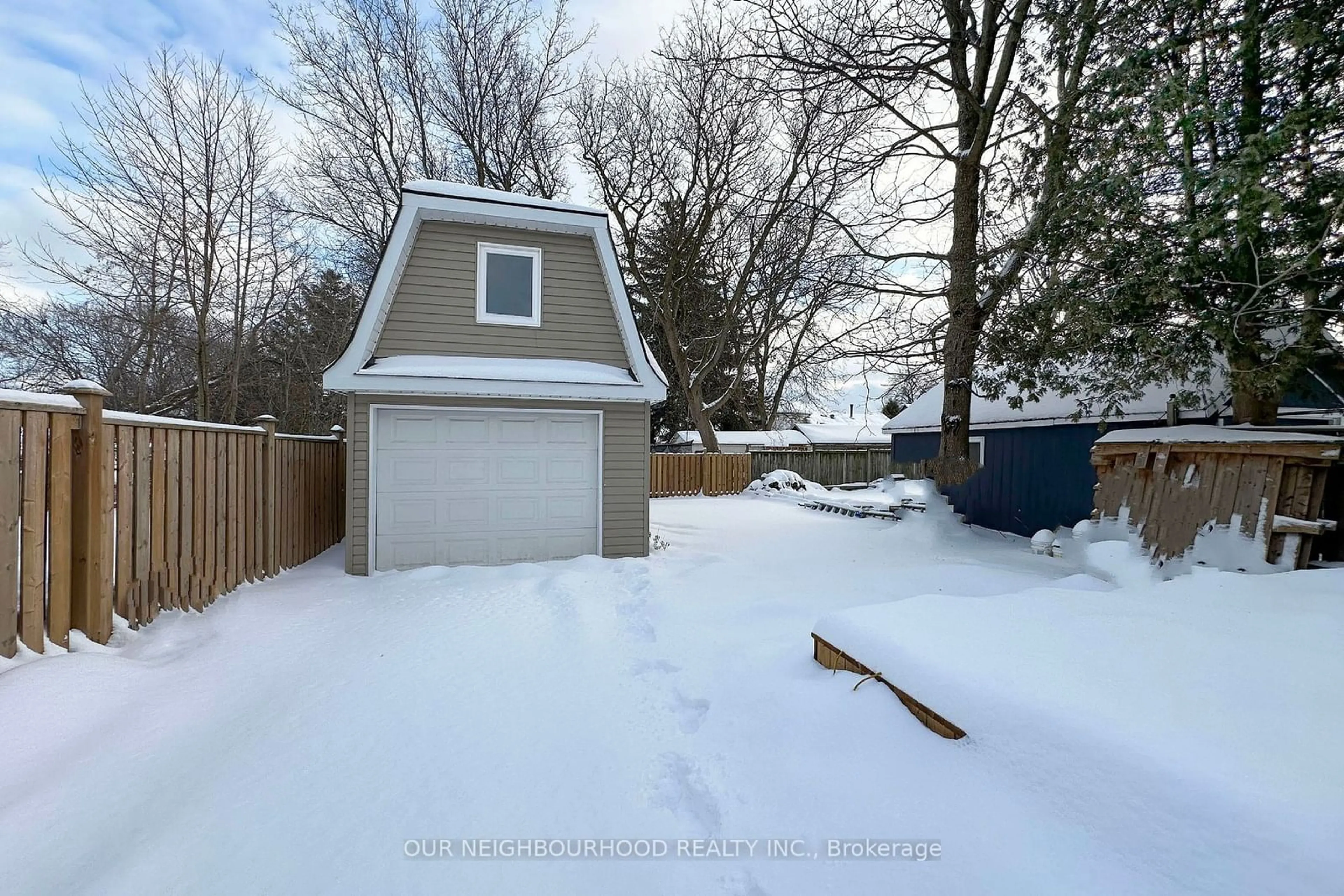 Shed for 251 John St, Oshawa Ontario L1J 2B5