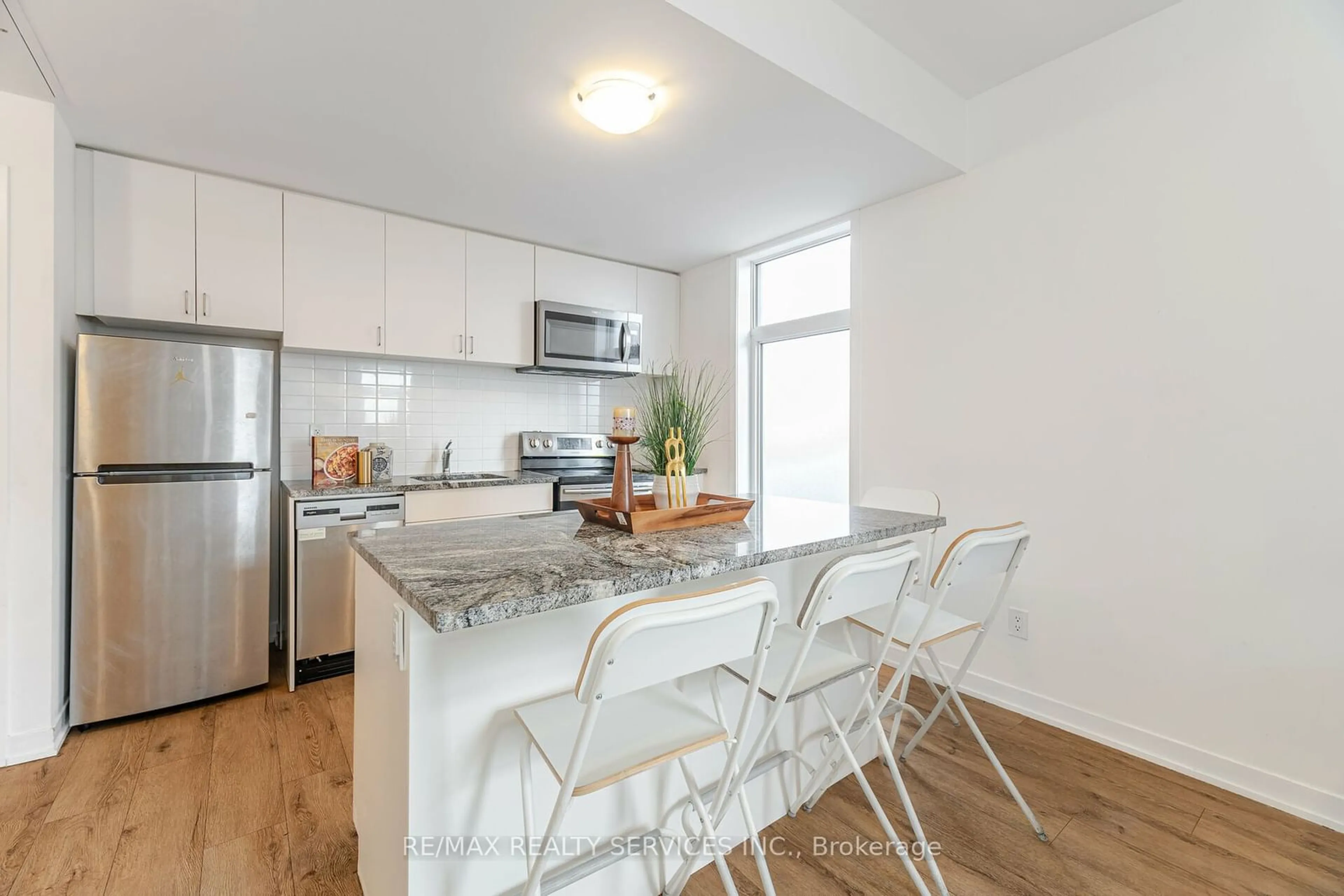 Open concept kitchen, unknown for 1720 Simcoe St #31, Oshawa Ontario L1G 0C3