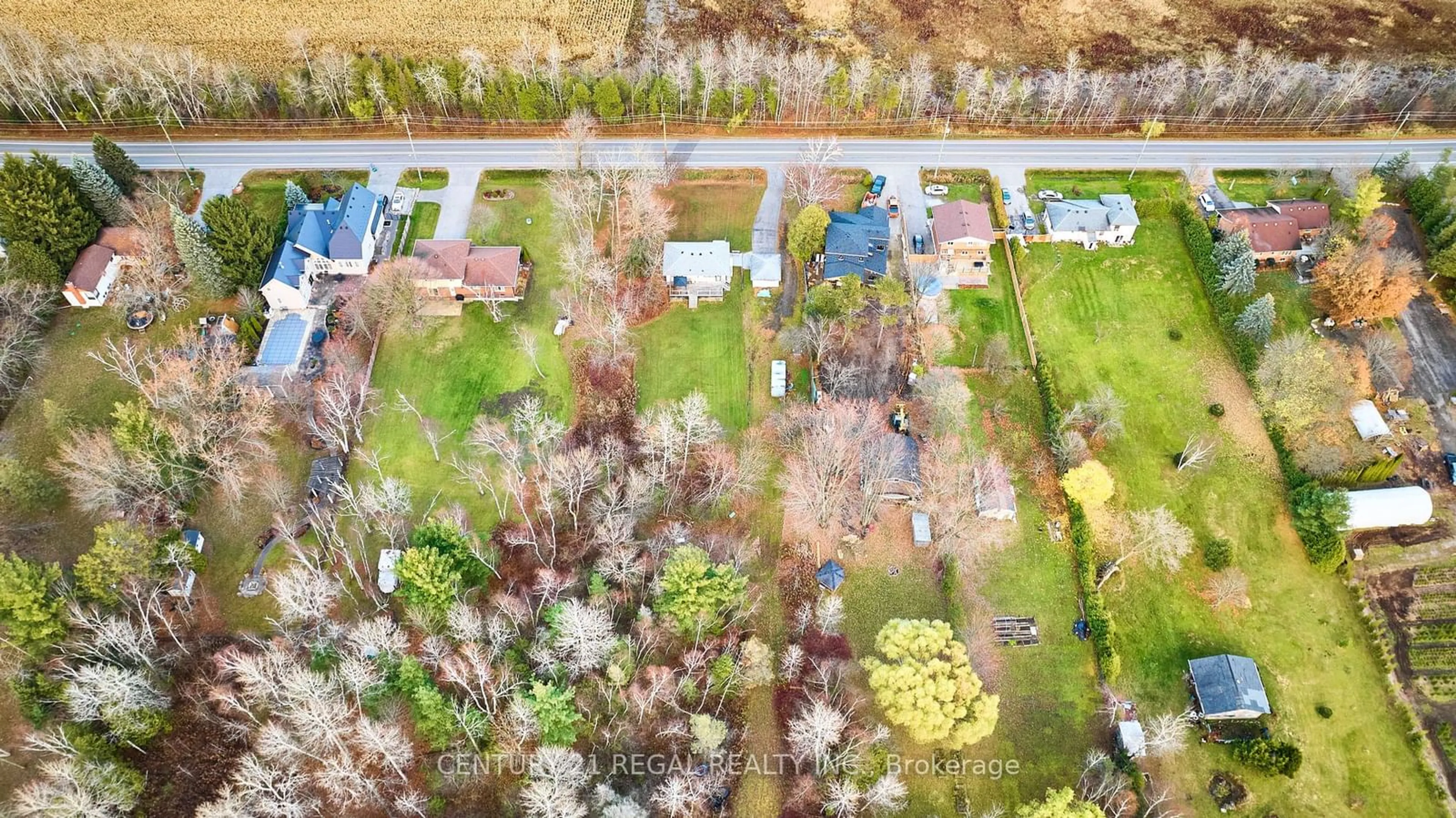 A pic from outside/outdoor area/front of a property/back of a property/a pic from drone, street for 3666 Trulls Rd, Clarington Ontario L1E 2L3