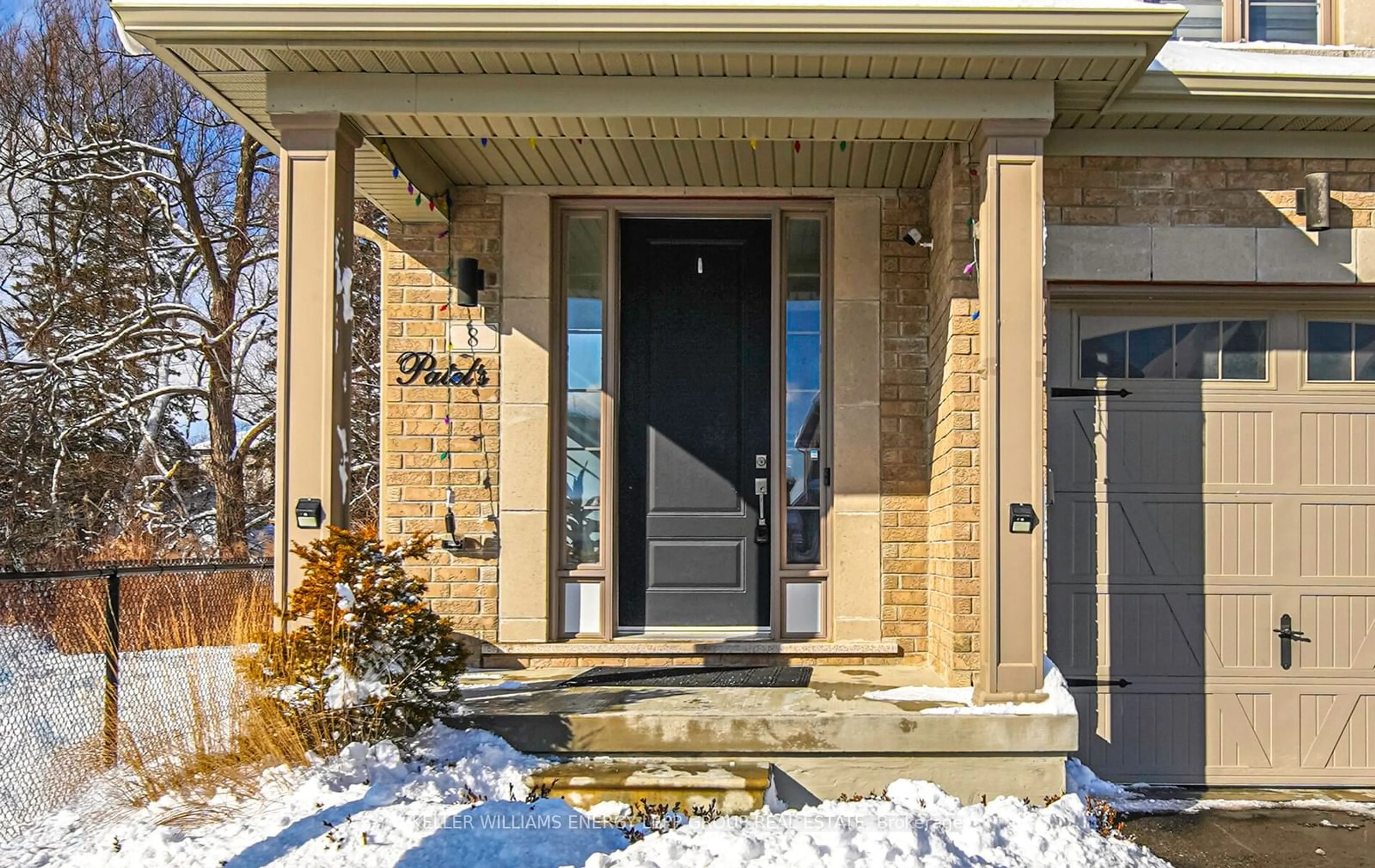 Indoor entryway for 8 Micklefield Ave, Whitby Ontario L1P 0C3