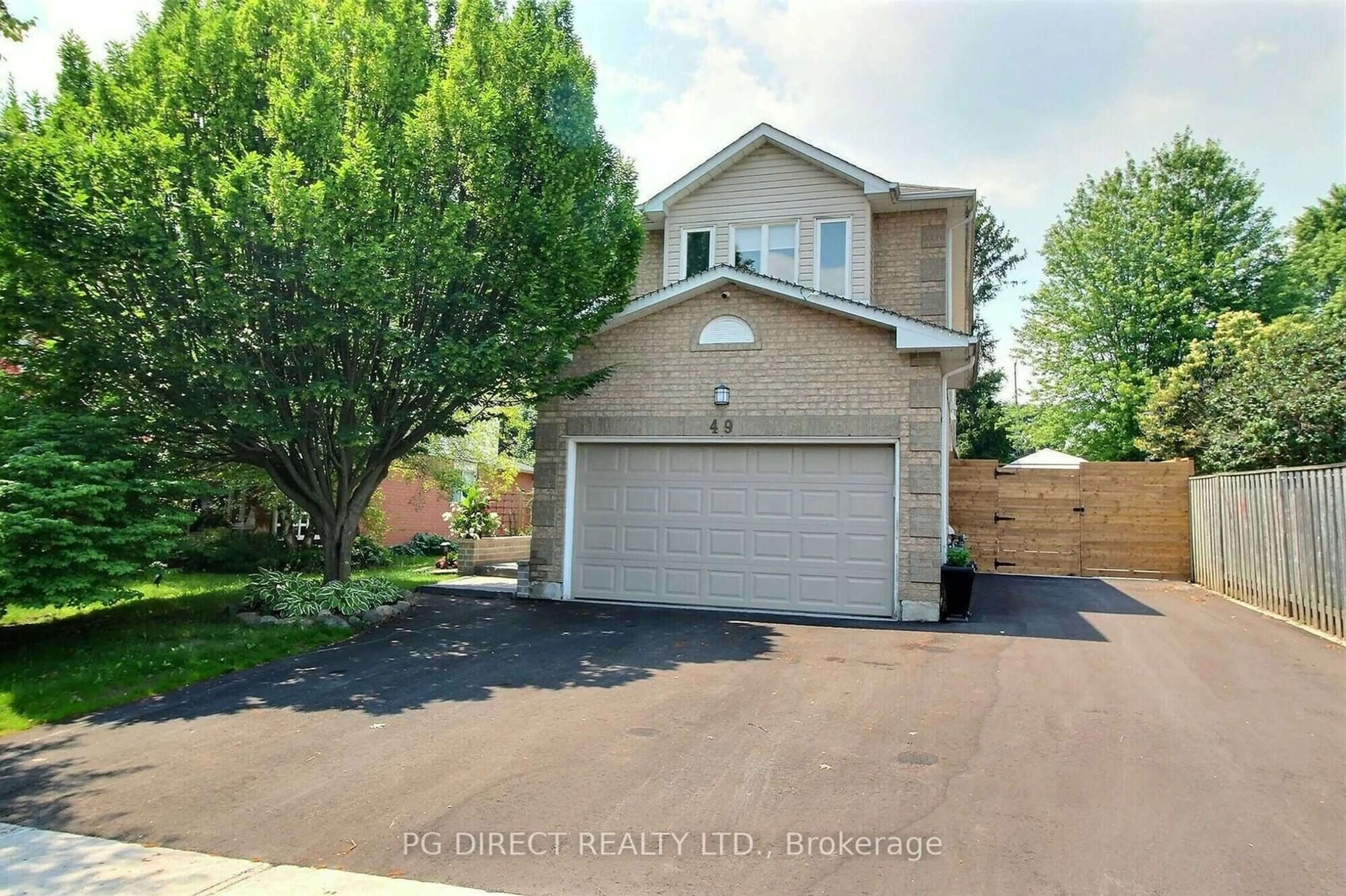 A pic from outside/outdoor area/front of a property/back of a property/a pic from drone, street for 49 Farncomb Cres, Clarington Ontario L1C 4L8